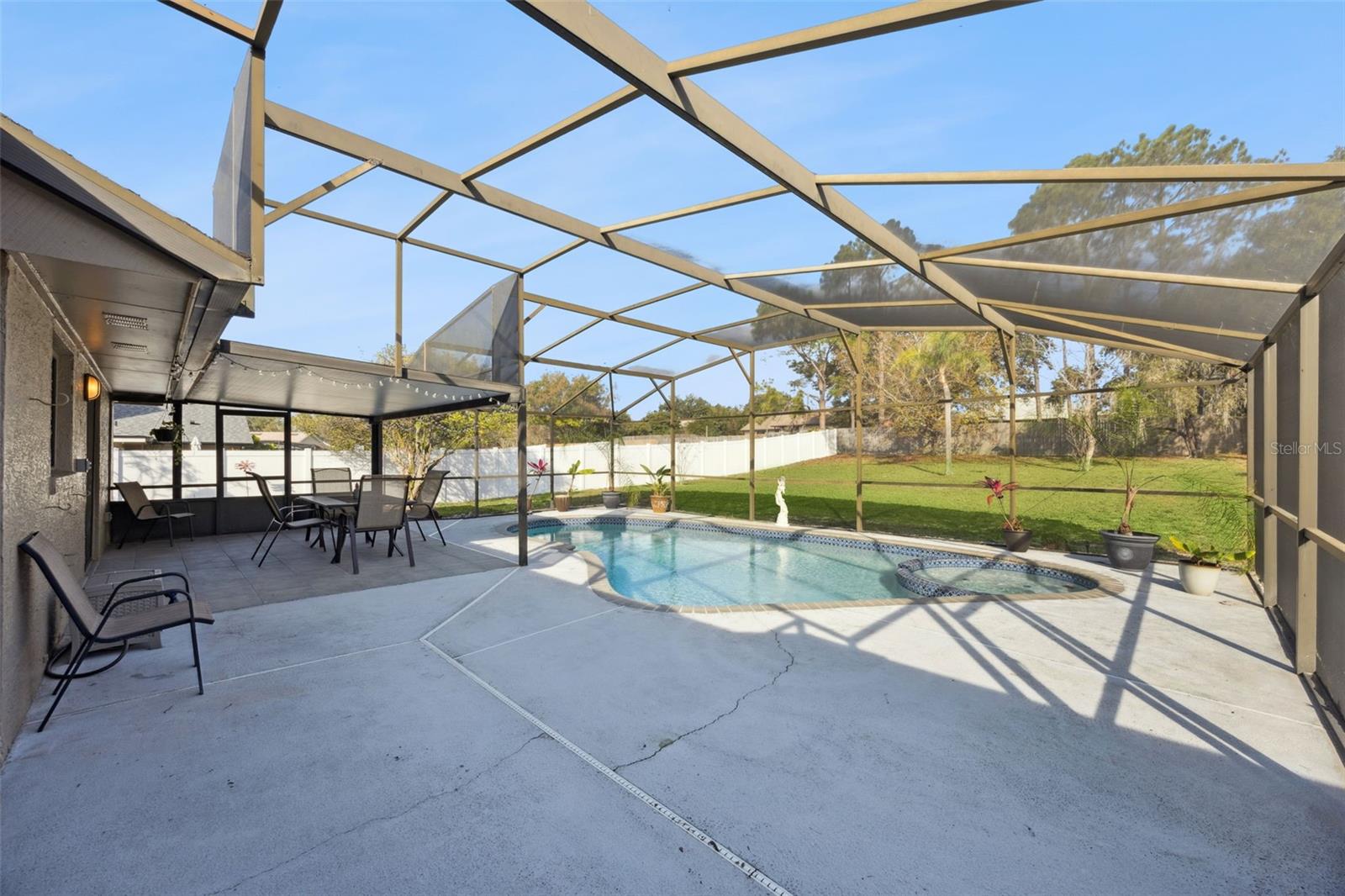 Image 29 of 53 For 7613 Colebrook Drive