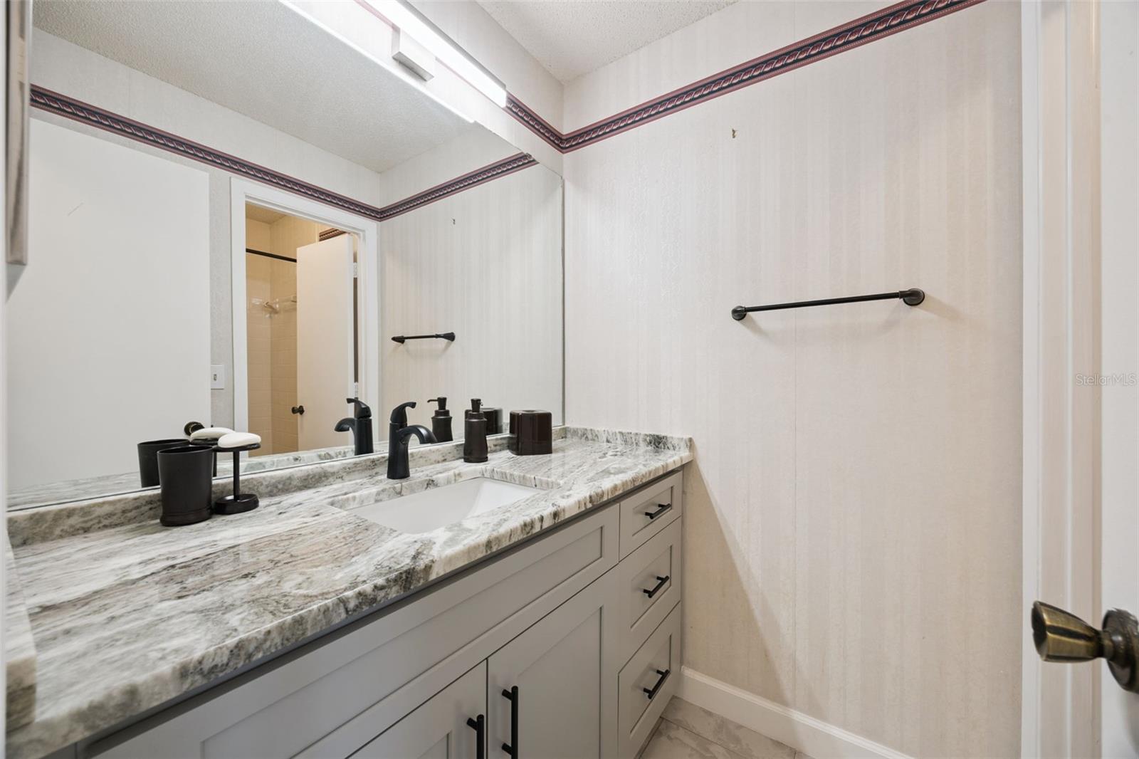 Image 36 of 53 For 7613 Colebrook Drive