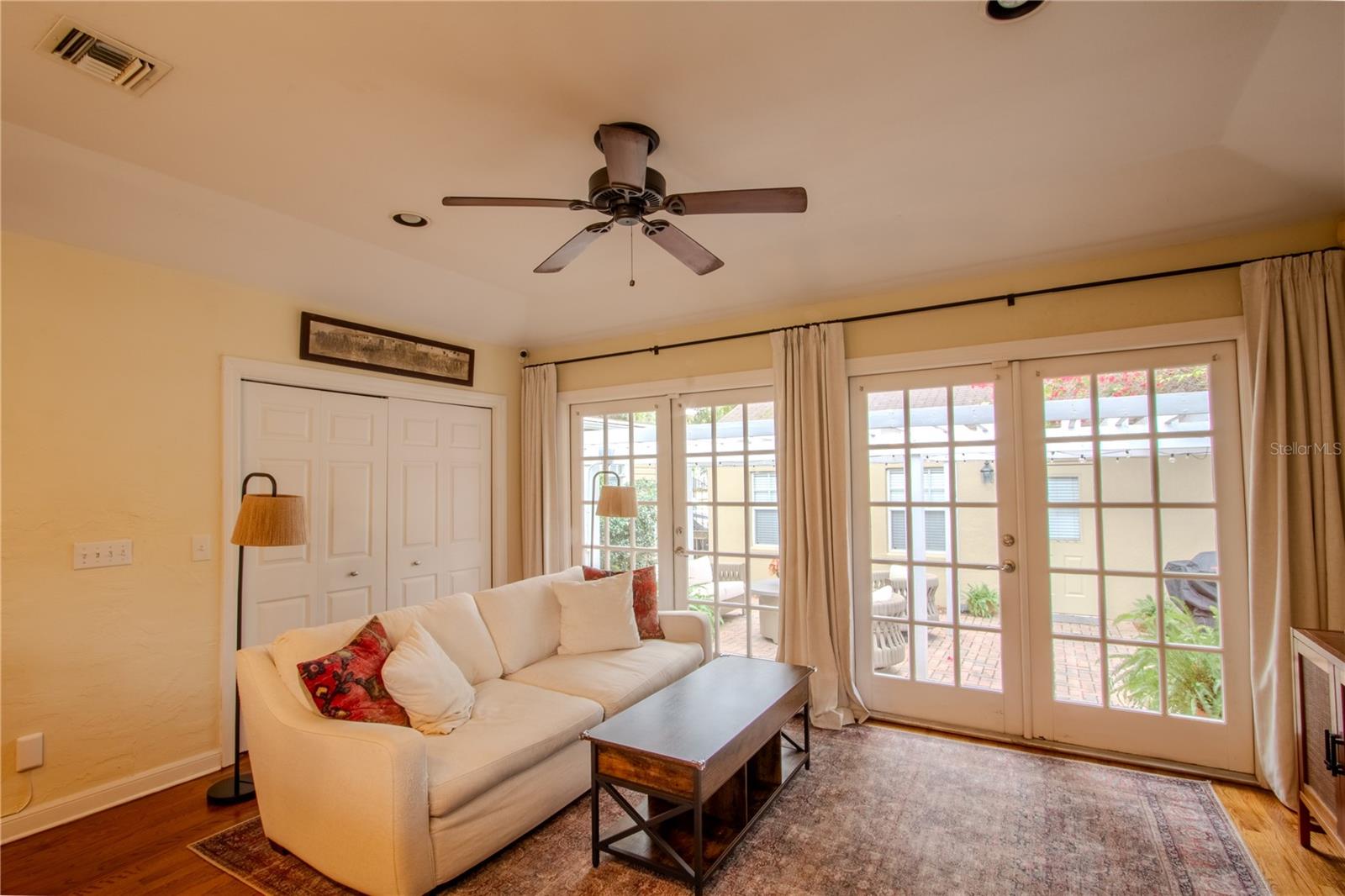 Image 11 of 15 For 900 Kentucky Avenue