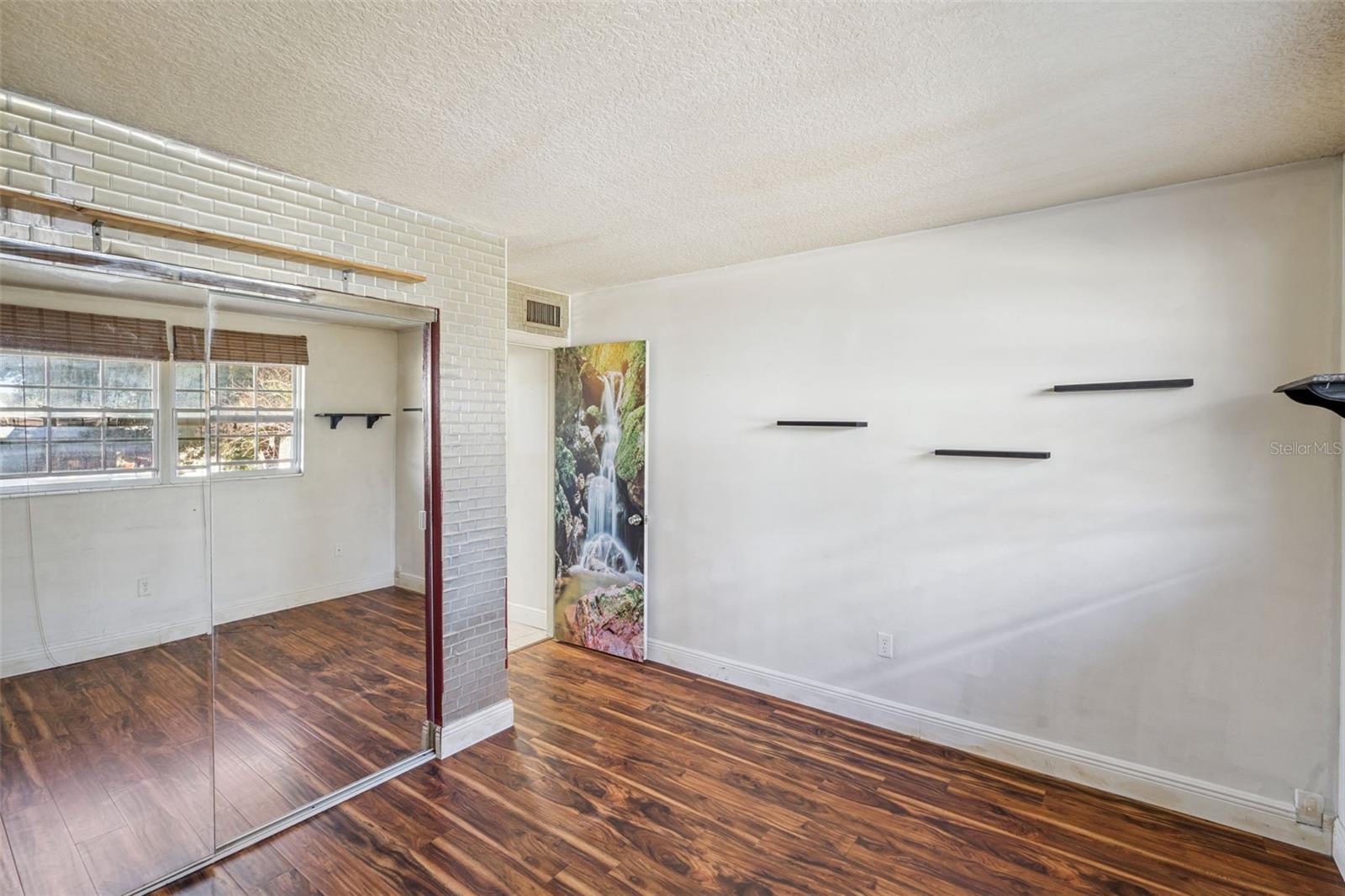 Image 10 of 21 For 525 Conway Road 59