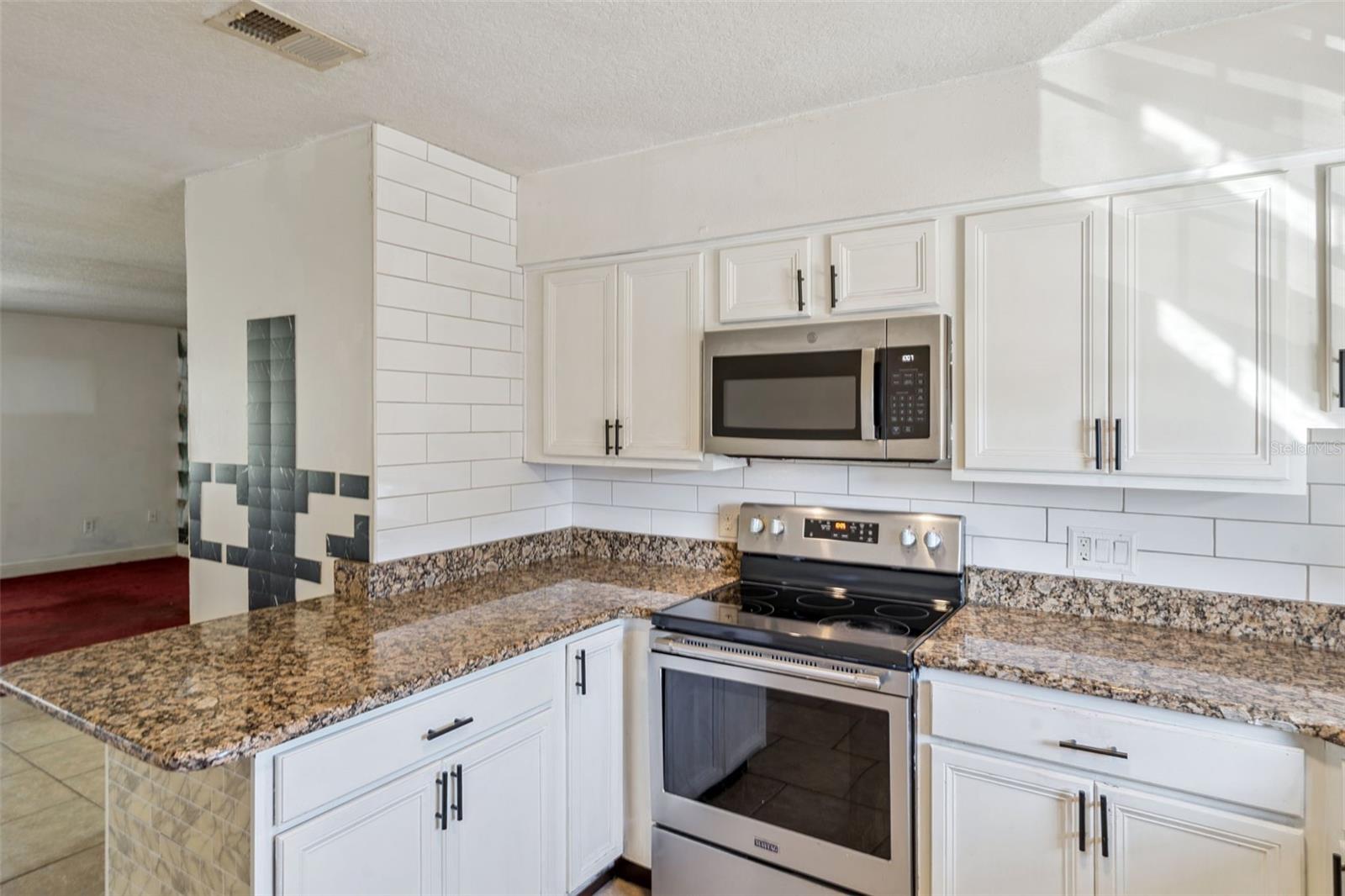 Image 4 of 21 For 525 Conway Road 59