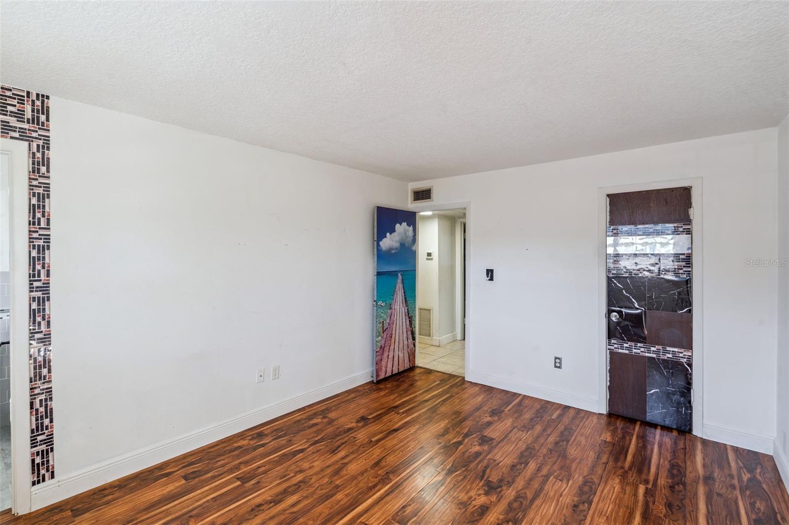 Image 9 of 21 For 525 Conway Road 59