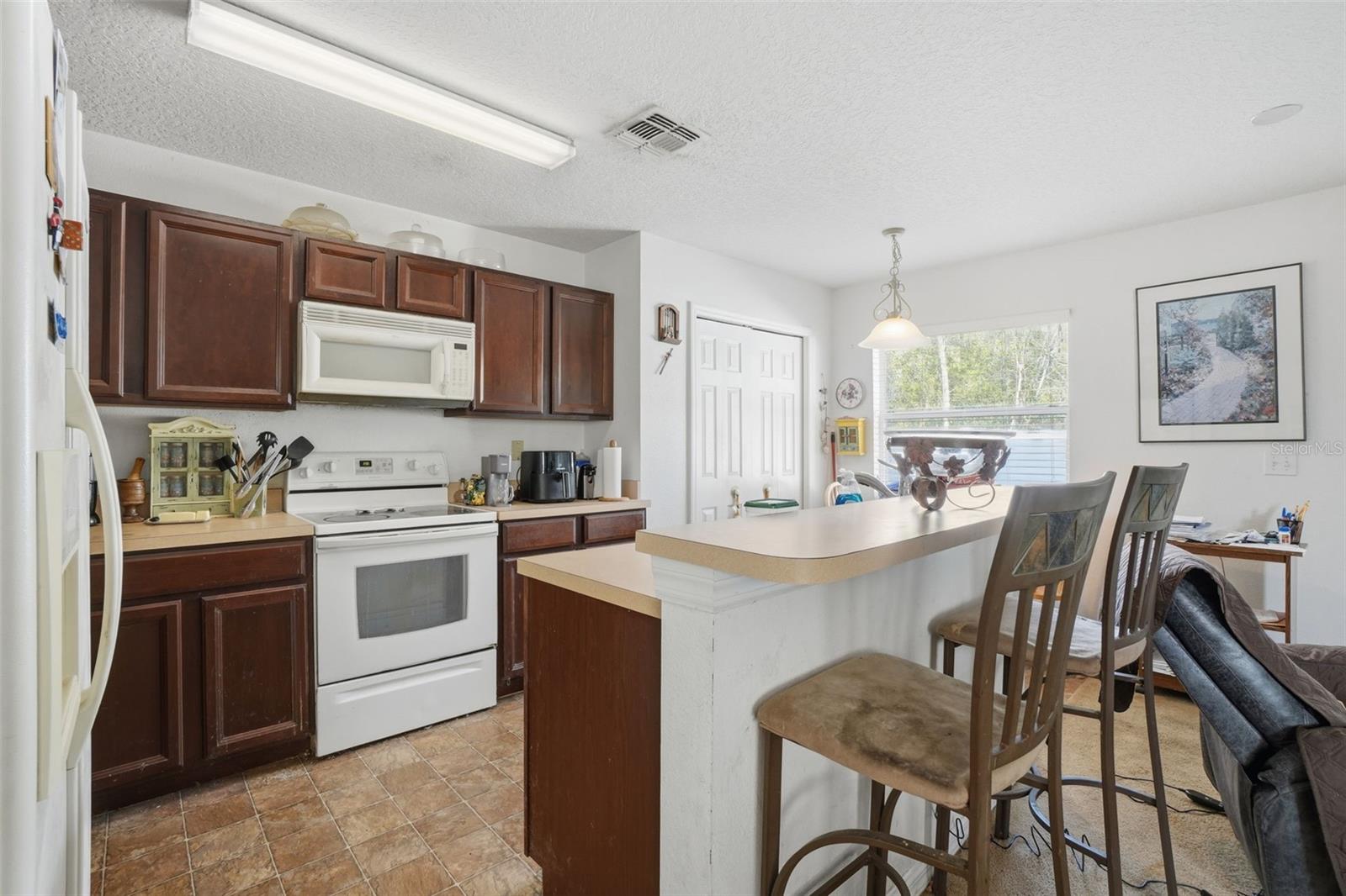 Image 11 of 28 For 668 Cresting Oak Circle 43