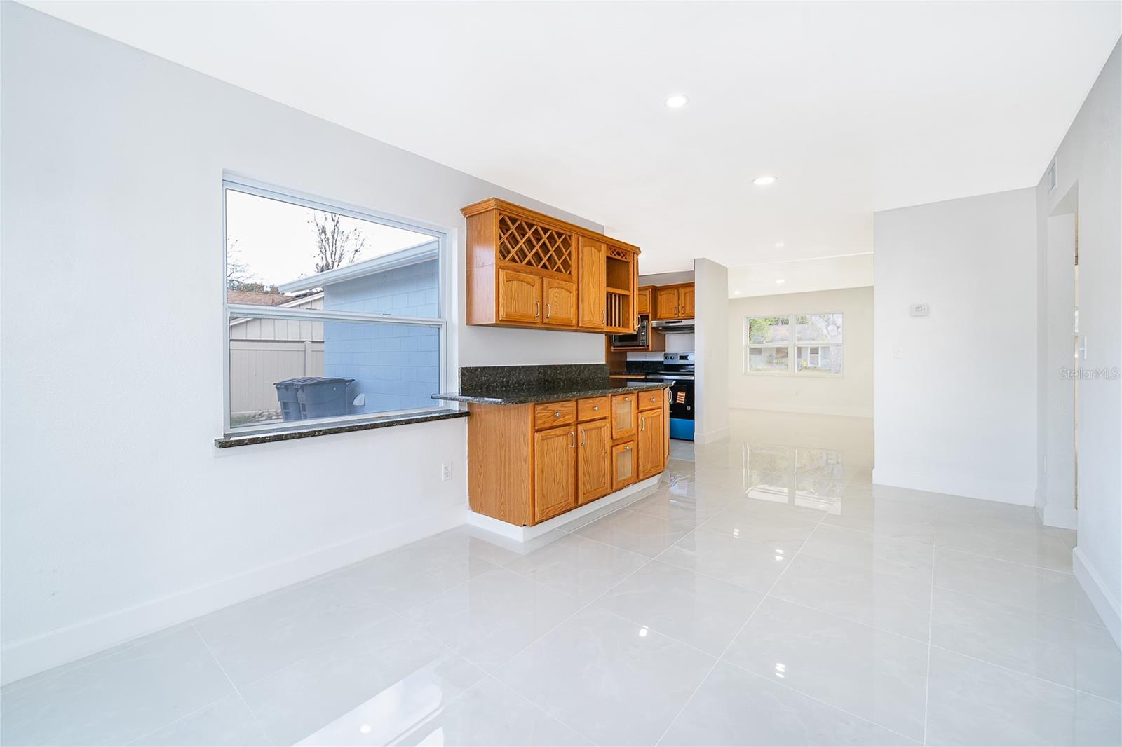 Image 11 of 25 For 146 Exeter Avenue