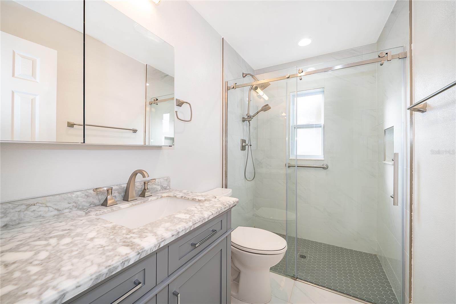 Image 15 of 25 For 146 Exeter Avenue