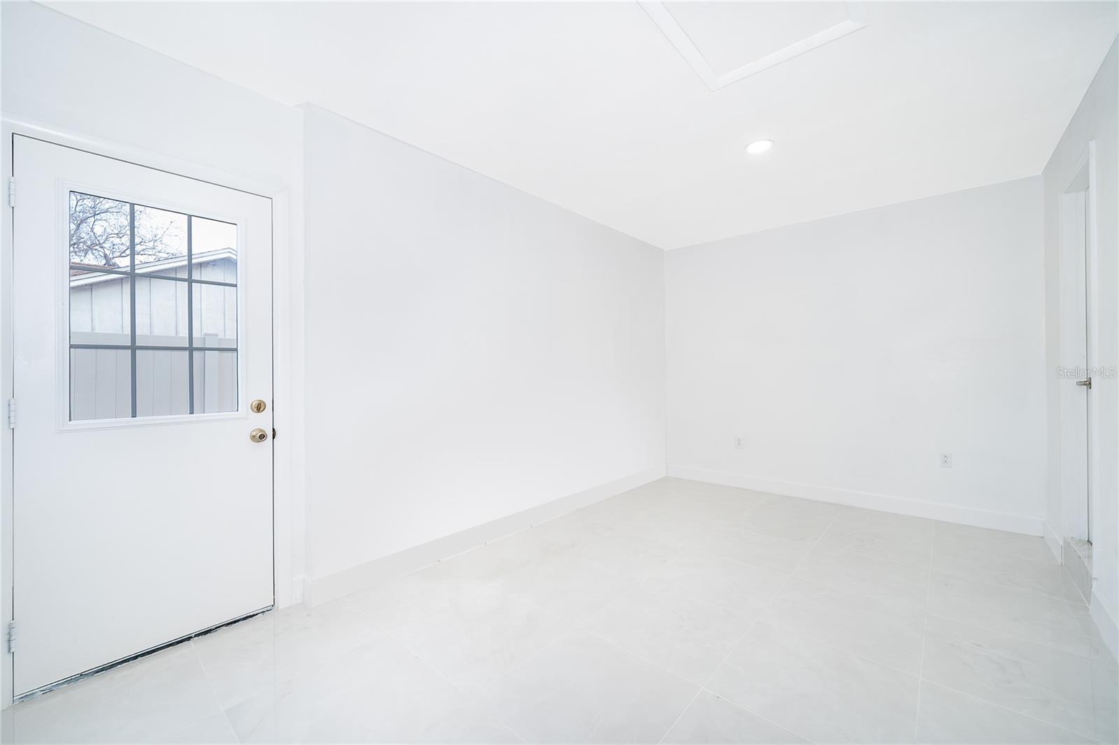 Image 18 of 25 For 146 Exeter Avenue