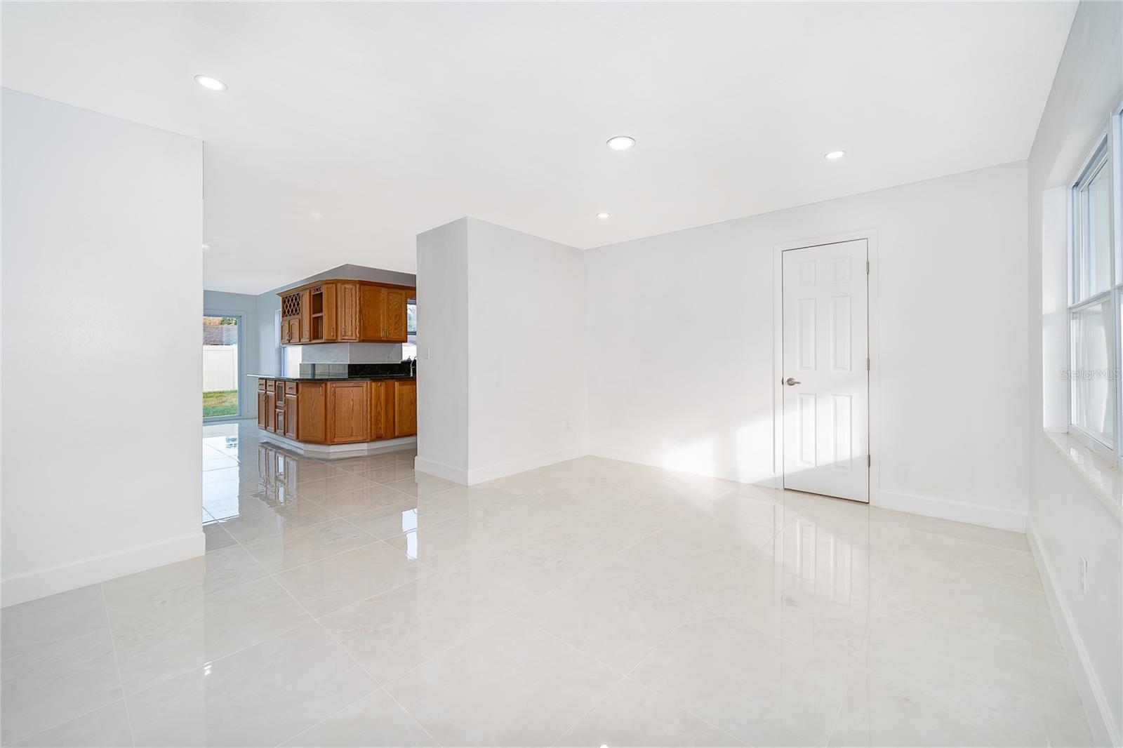 Image 5 of 25 For 146 Exeter Avenue