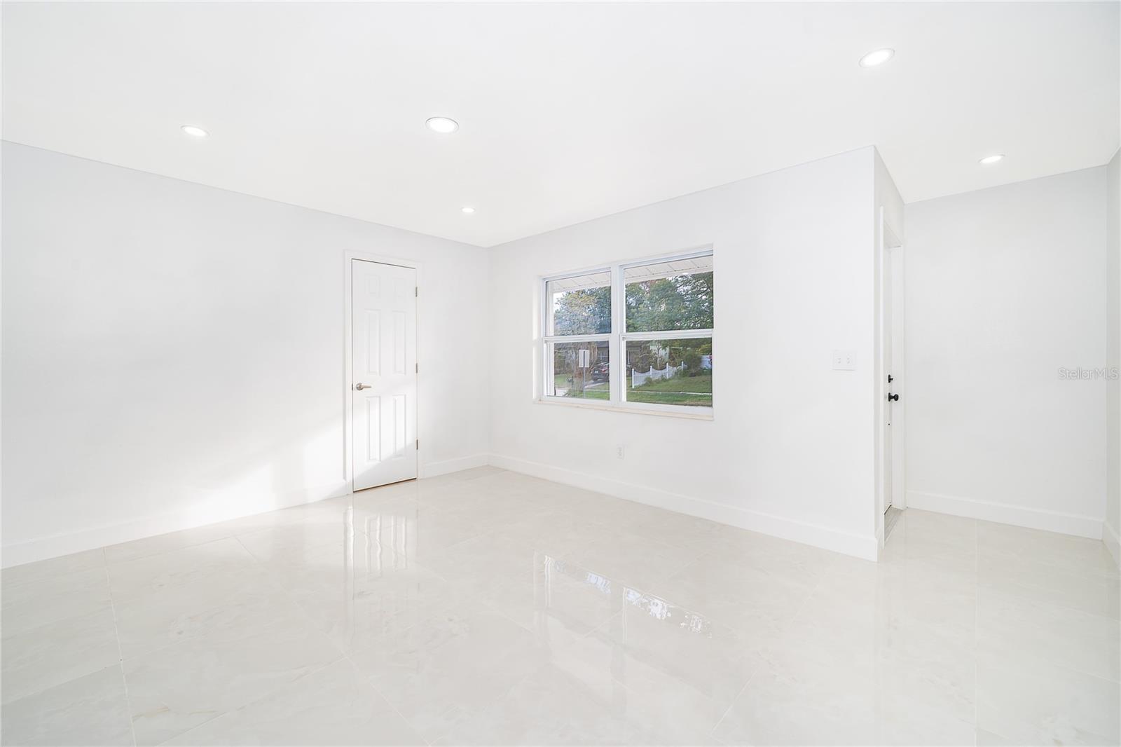 Image 7 of 25 For 146 Exeter Avenue