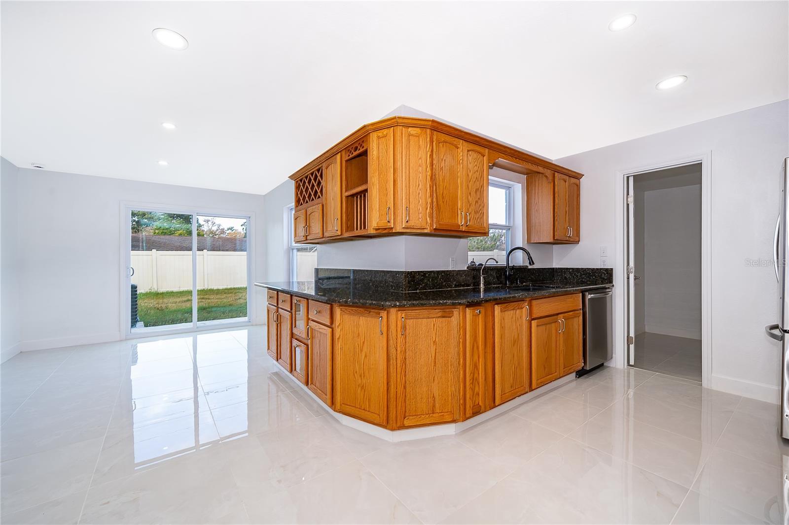 Image 8 of 25 For 146 Exeter Avenue