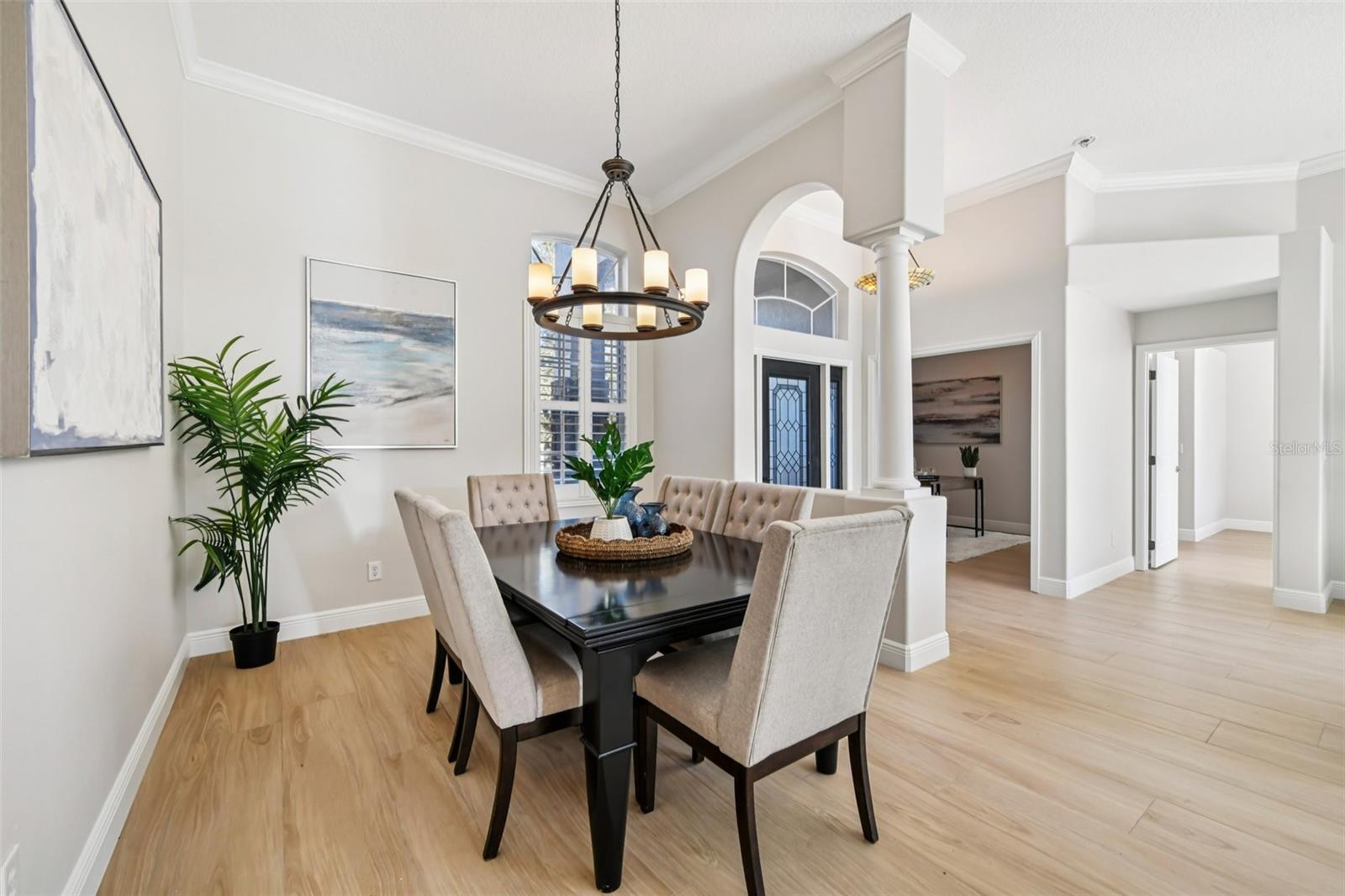 Listing photo id 11 for 2381 Broken Elm Place