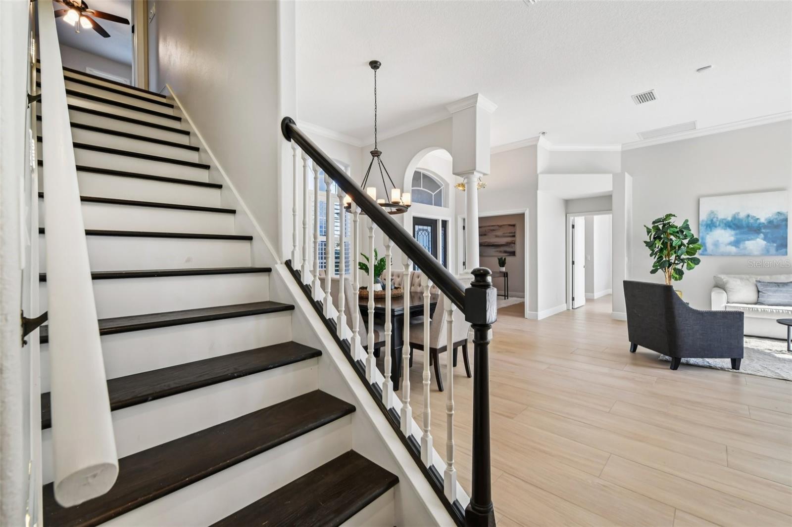 Listing photo id 14 for 2381 Broken Elm Place