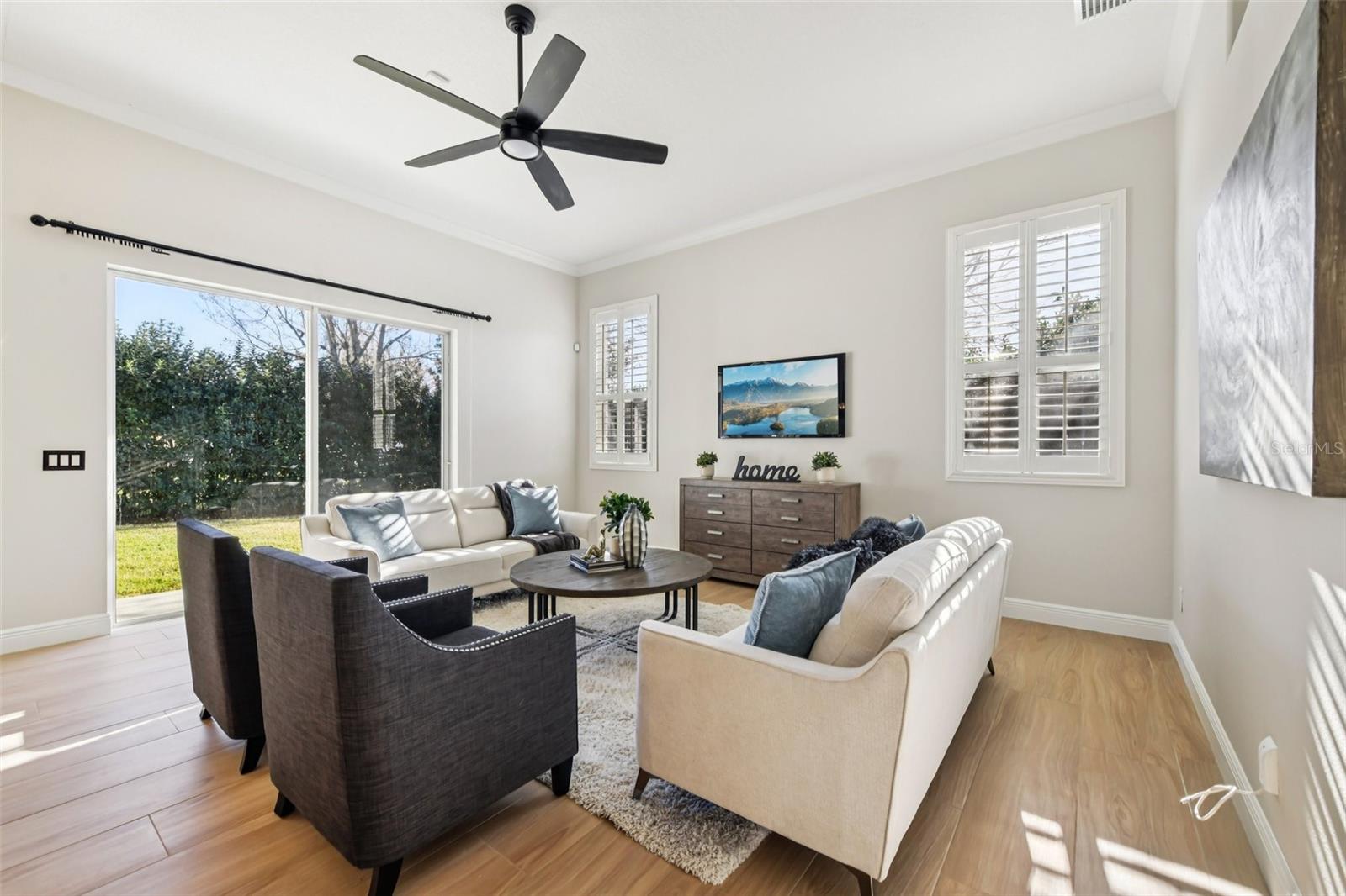 Listing photo id 19 for 2381 Broken Elm Place