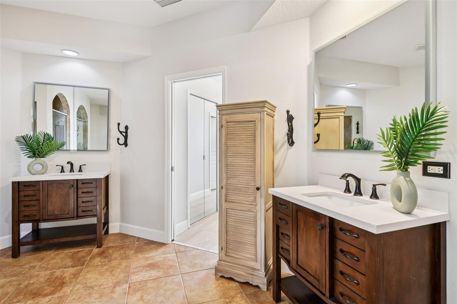 Listing photo id 29 for 2381 Broken Elm Place