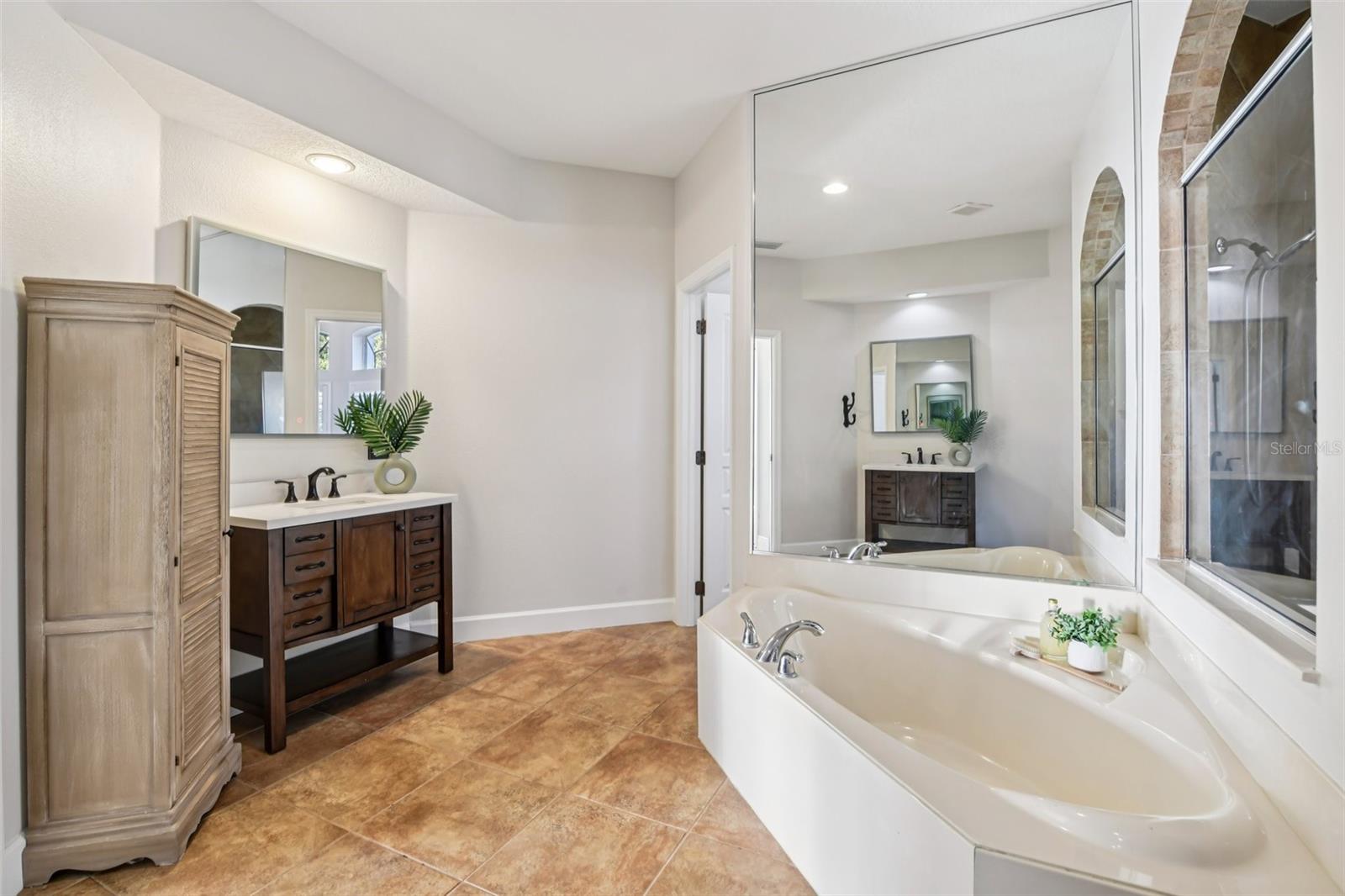 Listing photo id 31 for 2381 Broken Elm Place