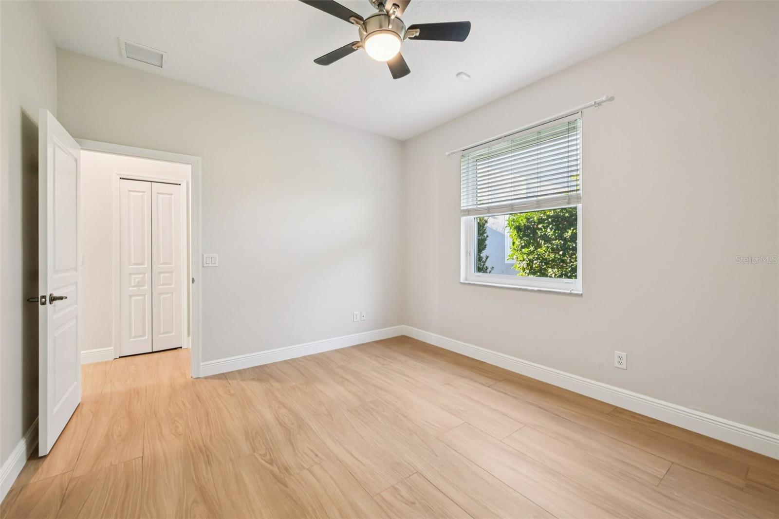 Listing photo id 33 for 2381 Broken Elm Place