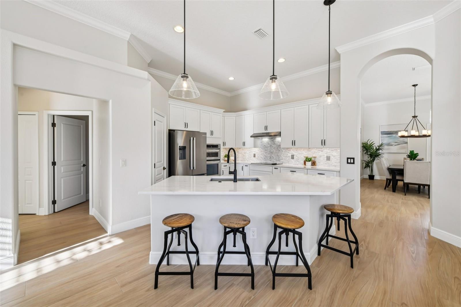 Listing photo id 2 for 2381 Broken Elm Place