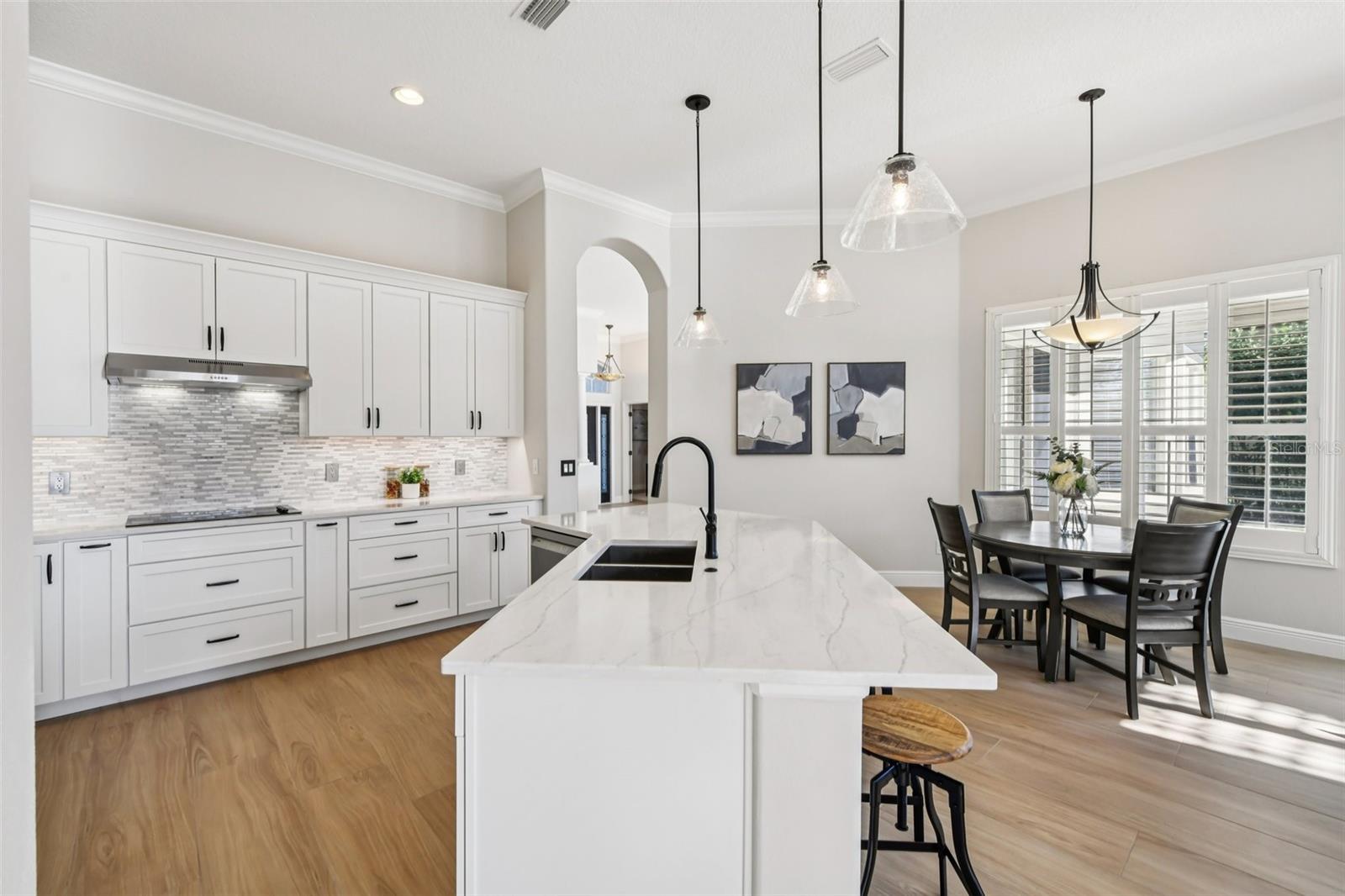 Listing photo id 3 for 2381 Broken Elm Place