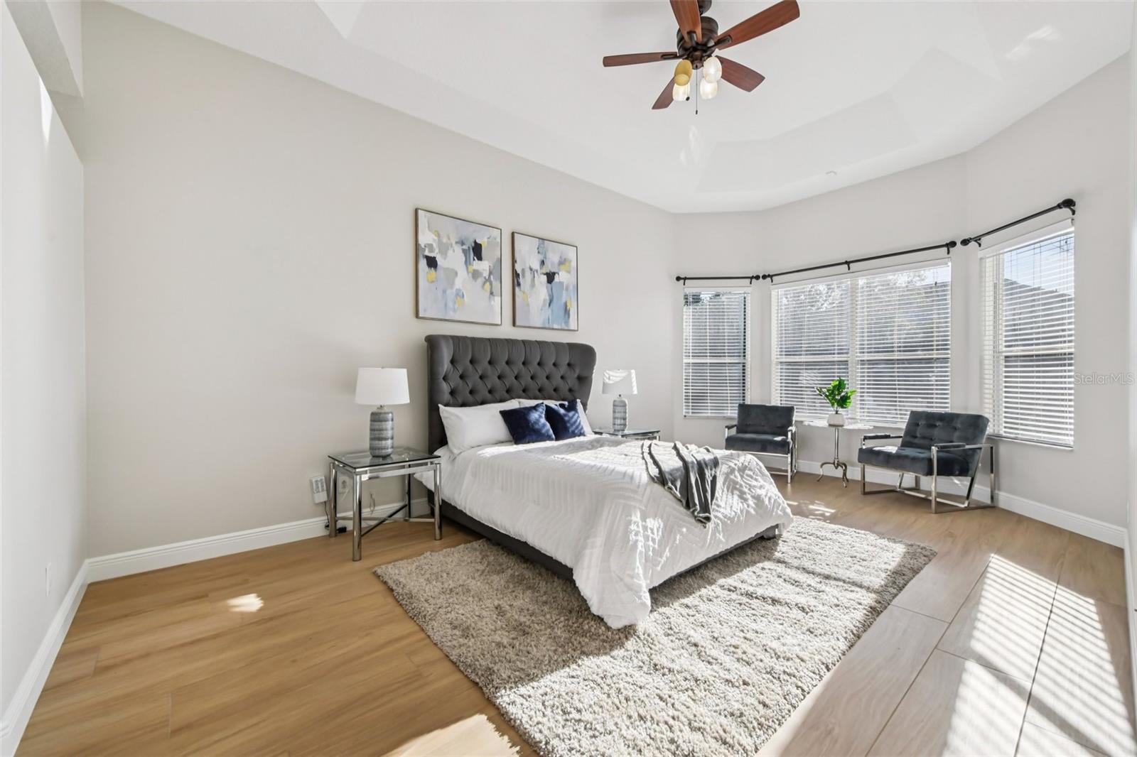 Listing photo id 4 for 2381 Broken Elm Place