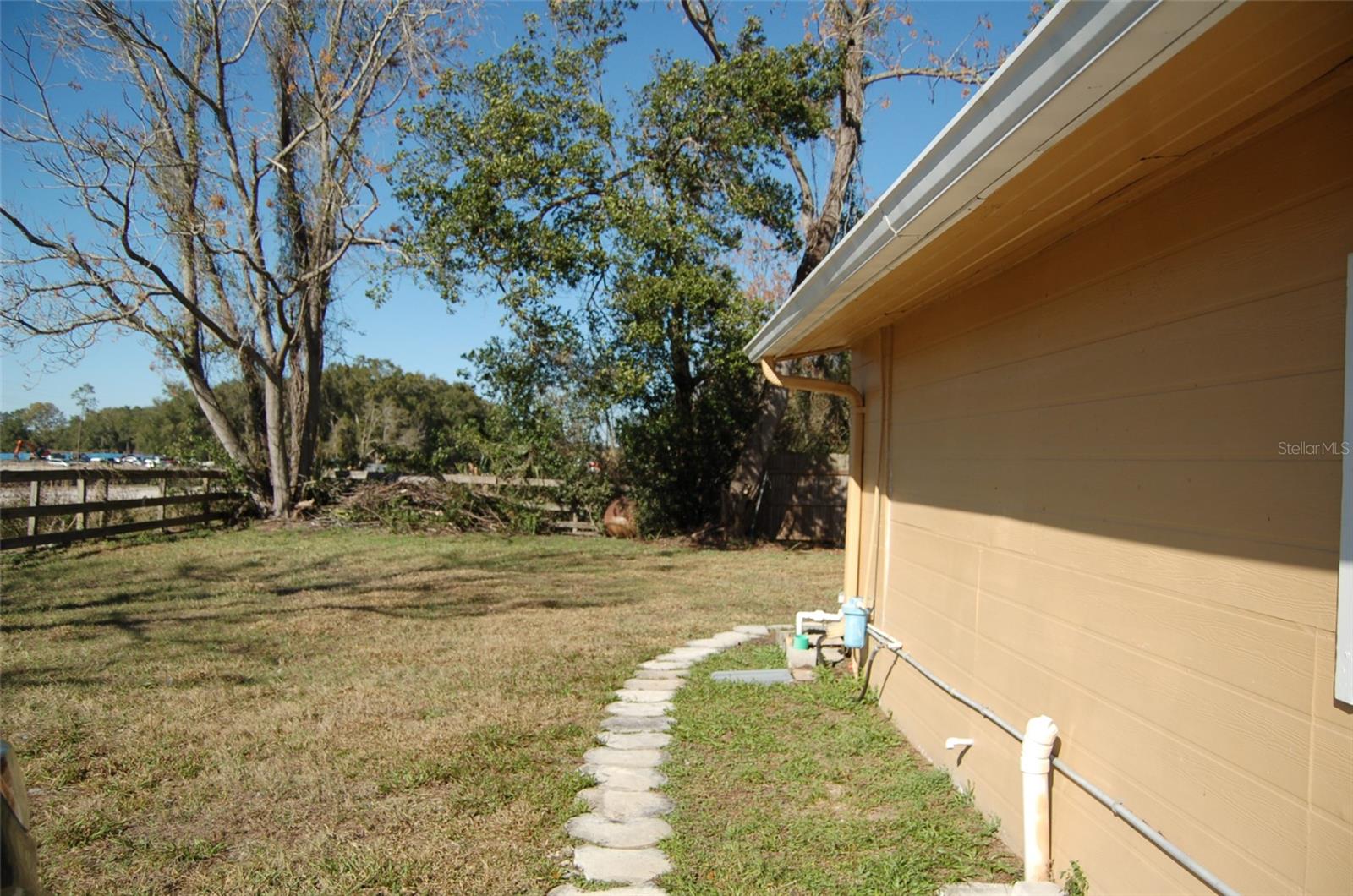 Image 19 of 21 For 223 County Road 466a