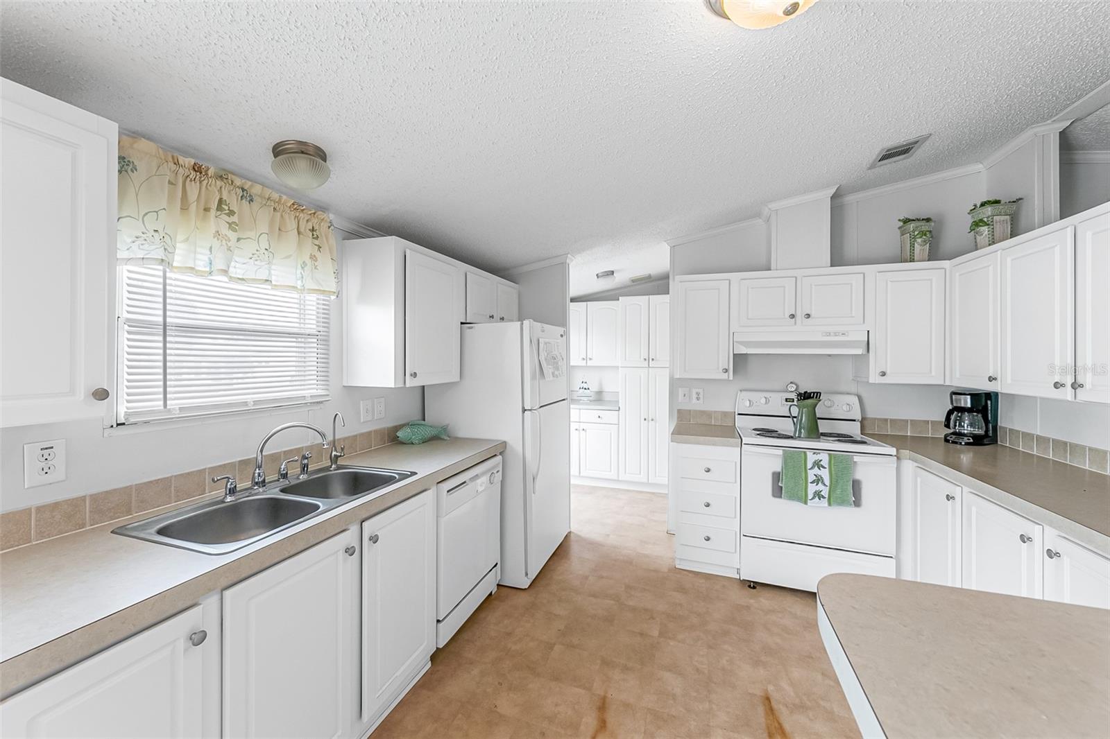 Image 10 of 40 For 803 Thrush Circle