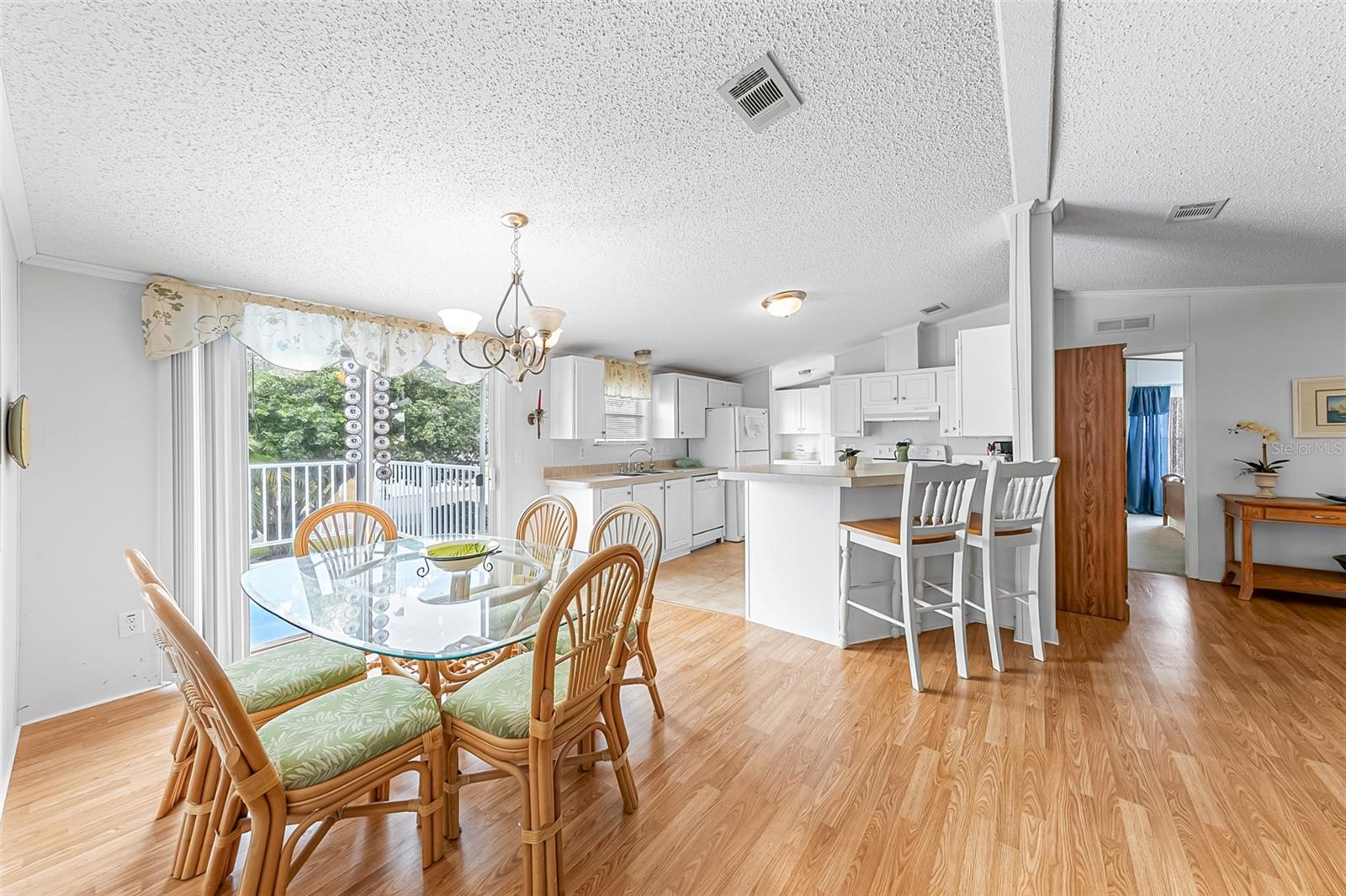 Image 14 of 40 For 803 Thrush Circle