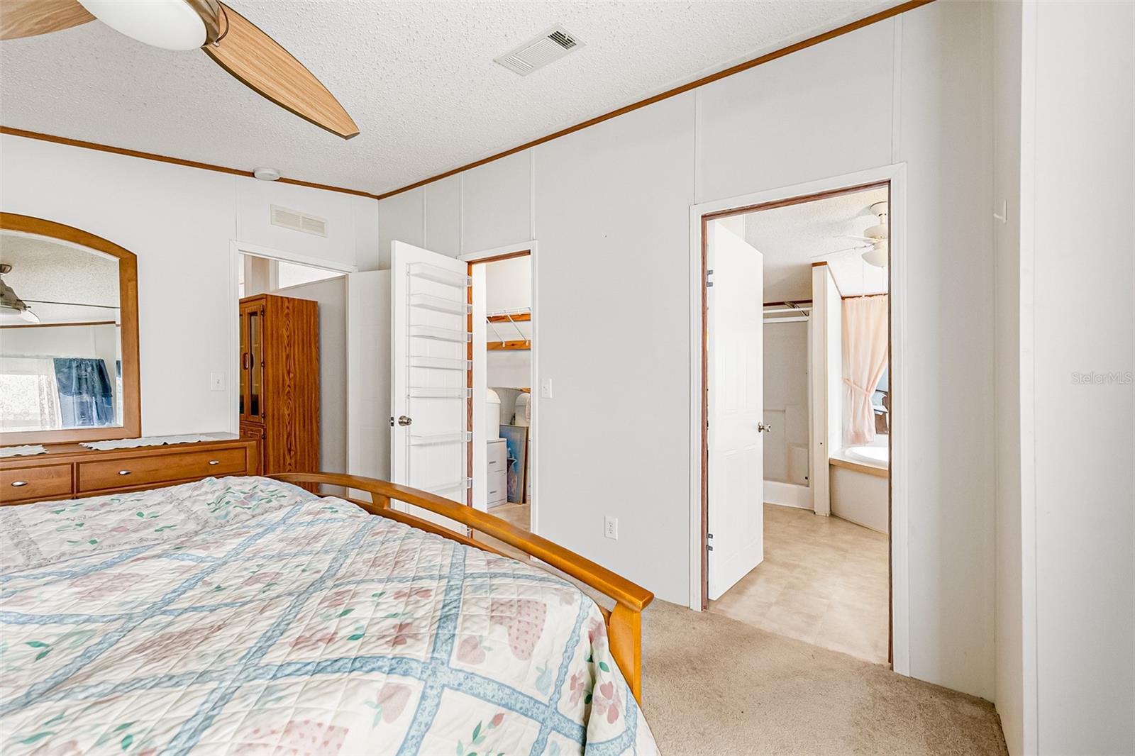 Image 21 of 40 For 803 Thrush Circle