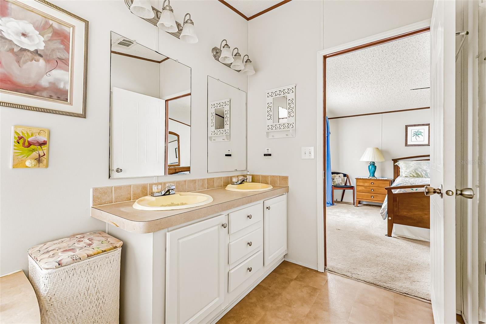 Image 22 of 40 For 803 Thrush Circle