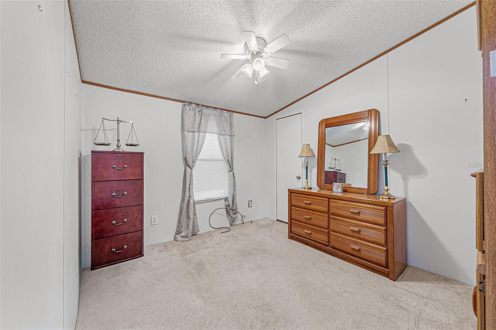 Image 26 of 40 For 803 Thrush Circle