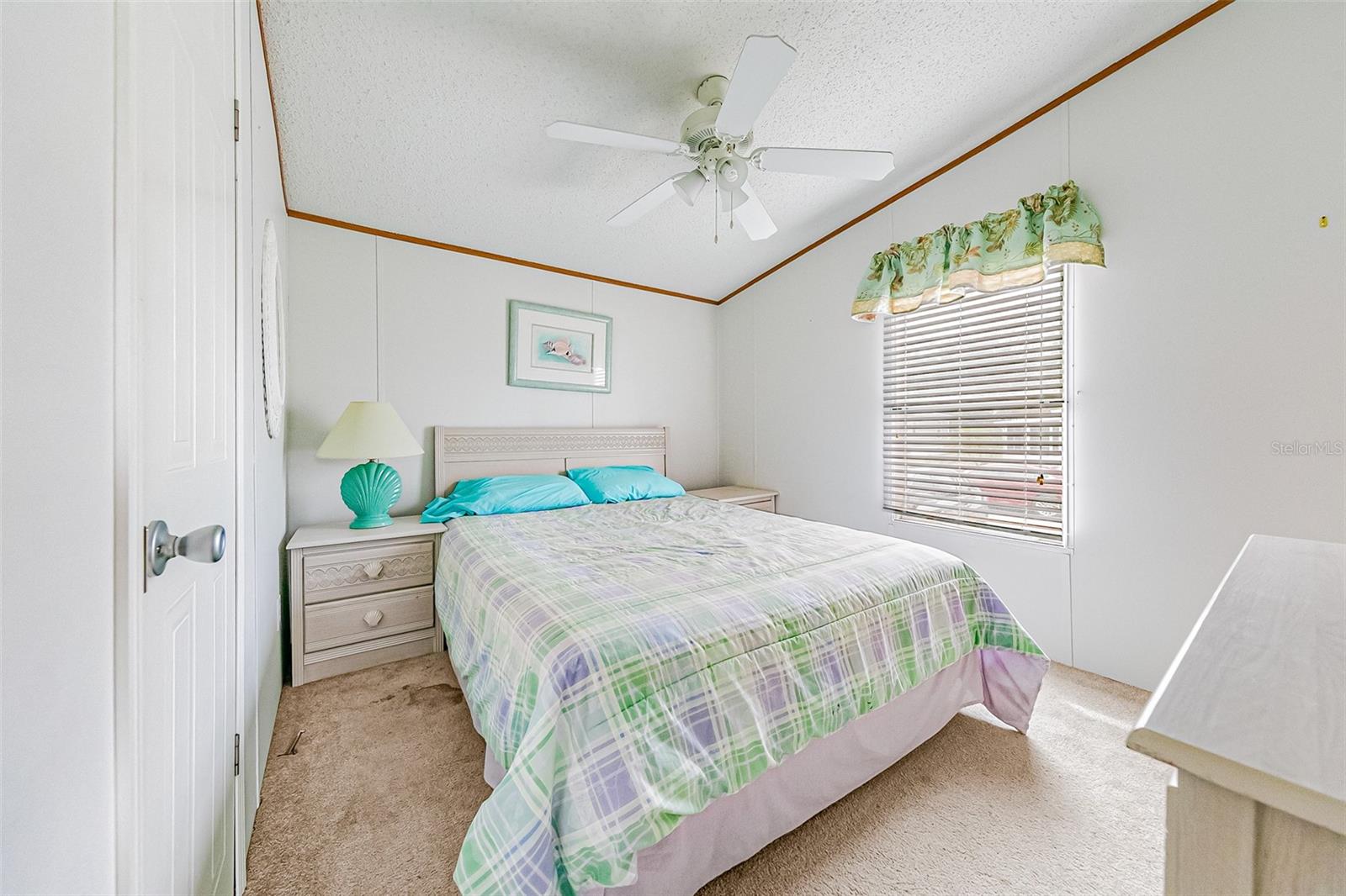 Image 28 of 40 For 803 Thrush Circle