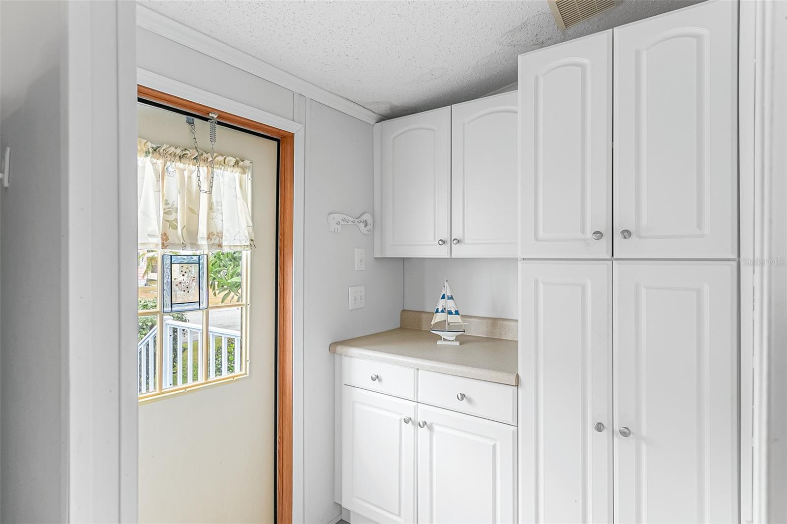 Image 9 of 40 For 803 Thrush Circle