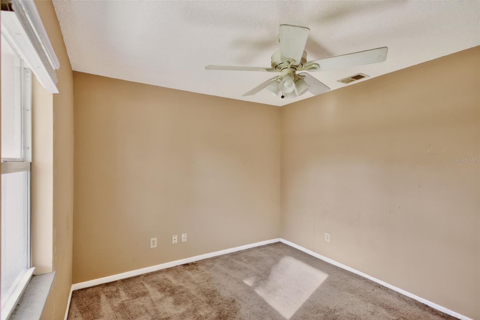 Image 26 of 41 For 2509 Willow Oak Drive