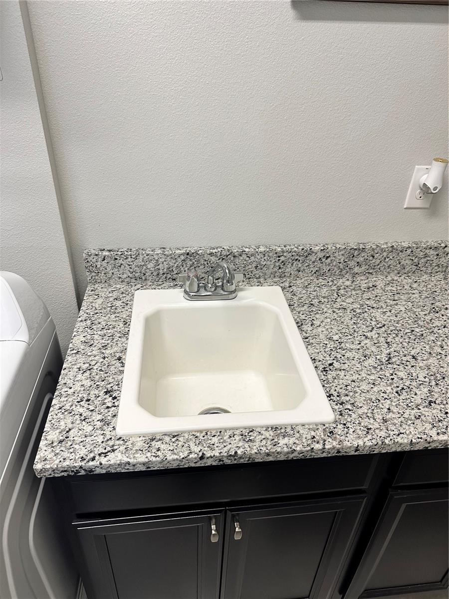 Image 20 of 45 For 2437 Yellow Brick Road