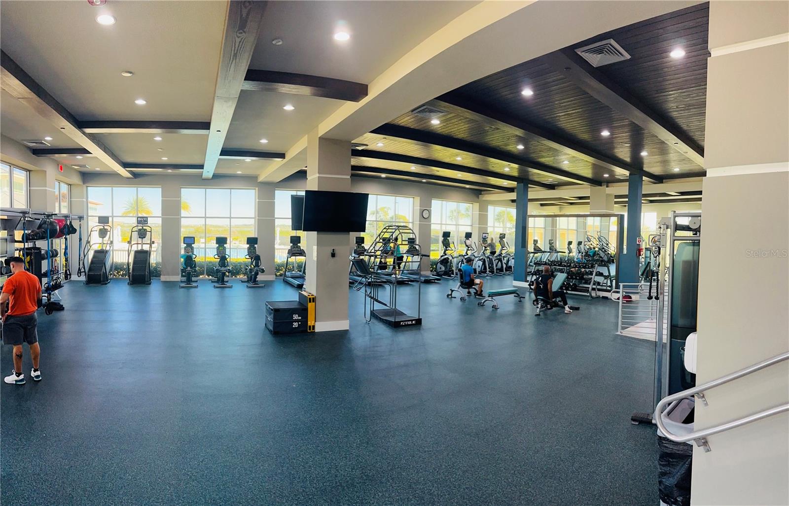 Image 30 of 45 For 2437 Yellow Brick Road