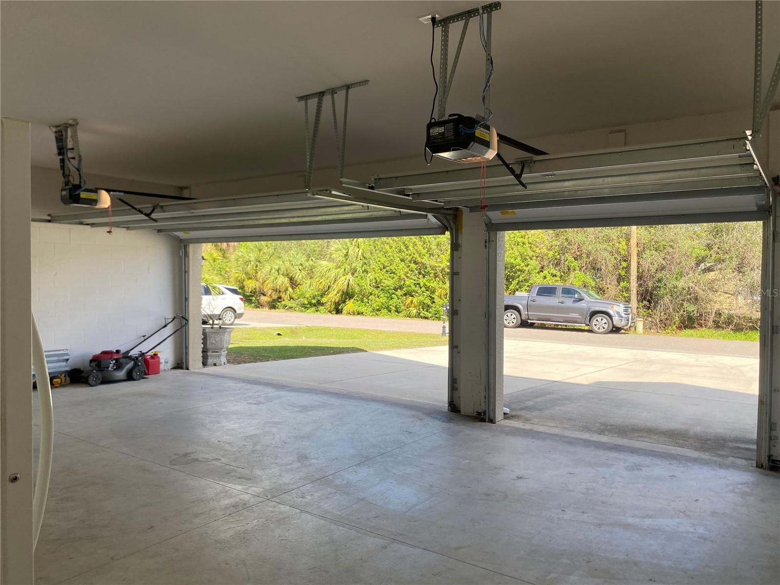 Image 16 of 31 For 23149 Hammond Avenue