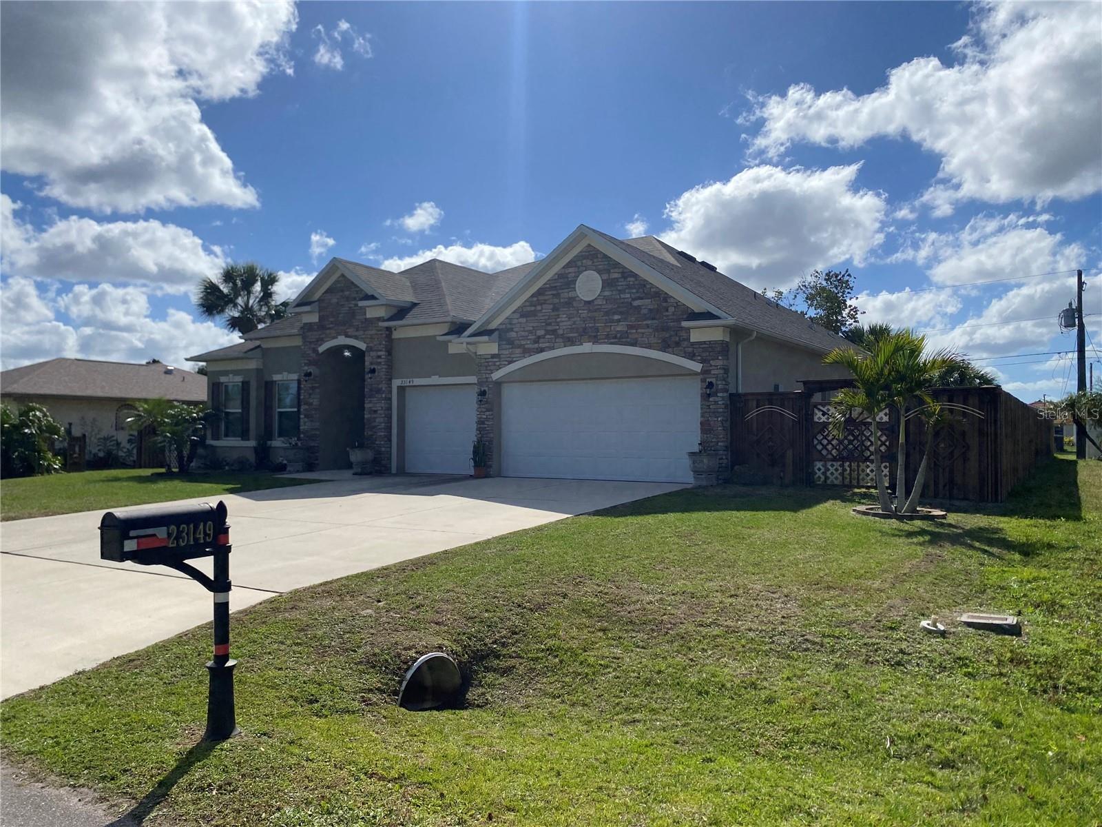 Image 2 of 31 For 23149 Hammond Avenue