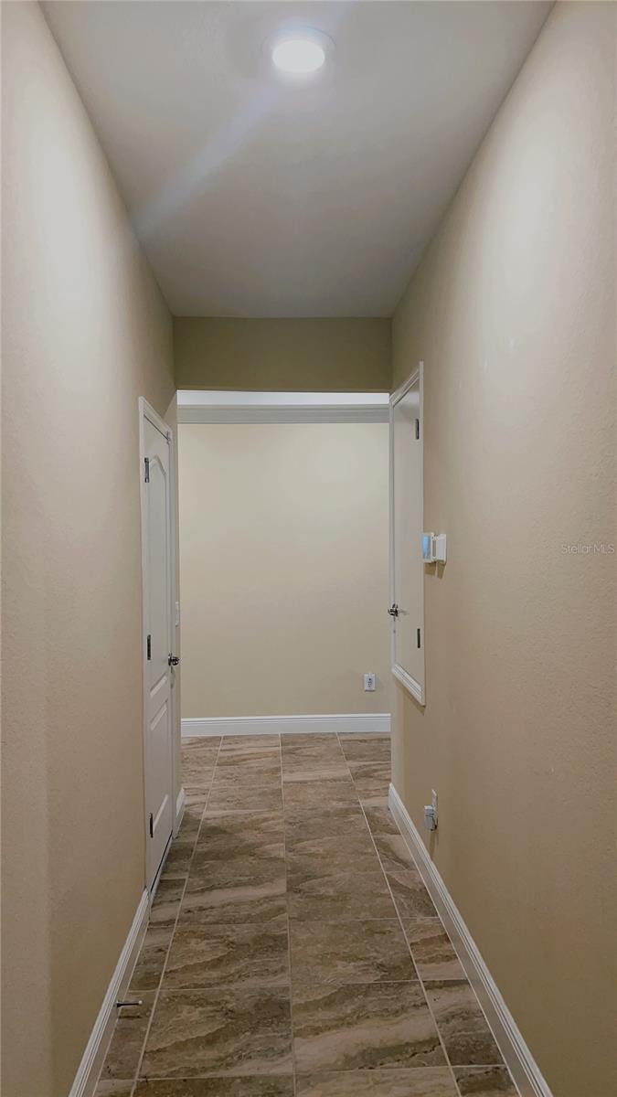 Image 7 of 31 For 23149 Hammond Avenue