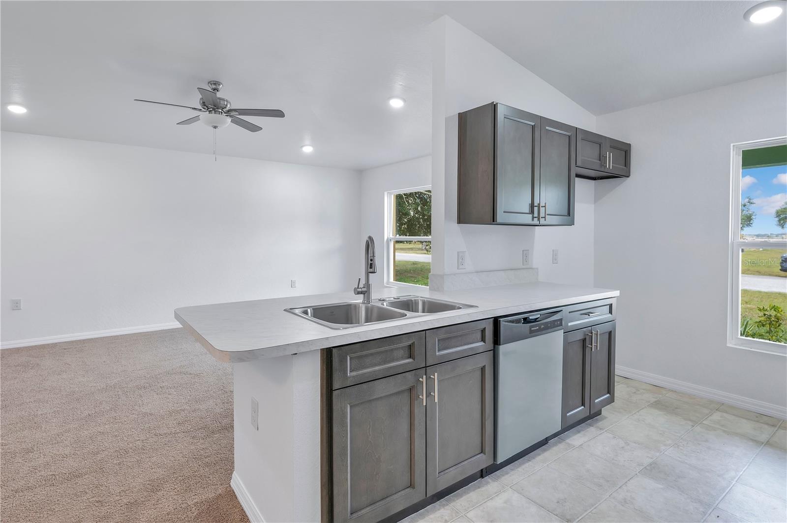 Image 10 of 37 For 833 3rd Avenue