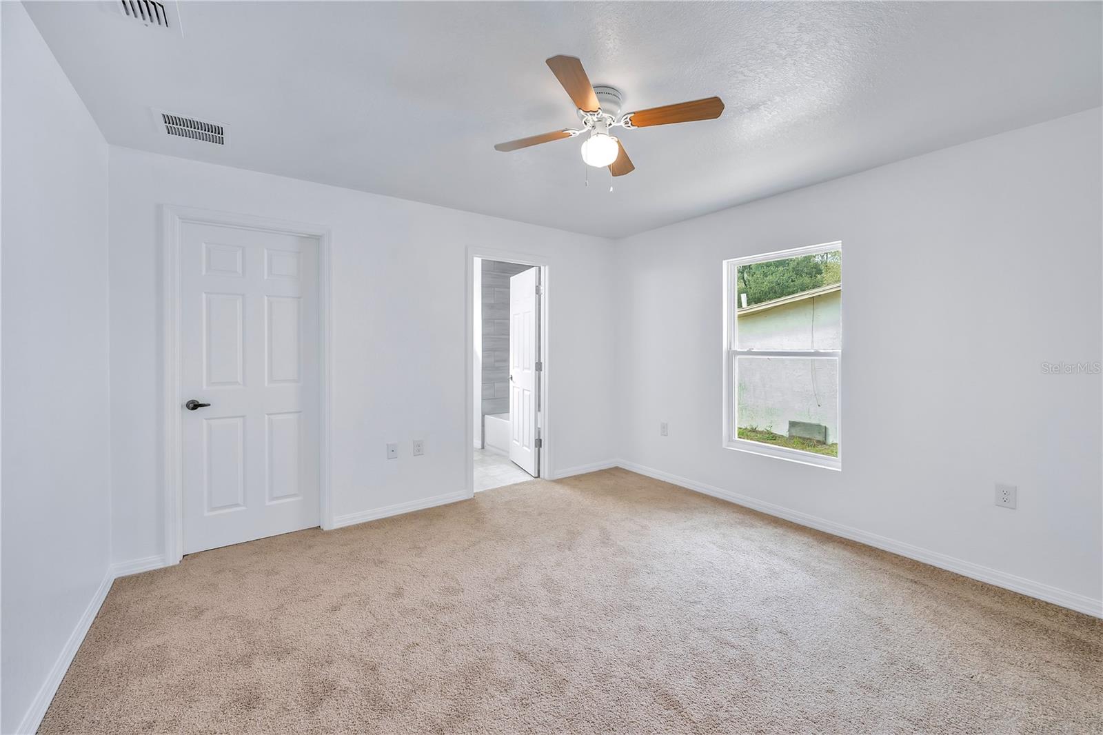 Image 15 of 37 For 833 3rd Avenue