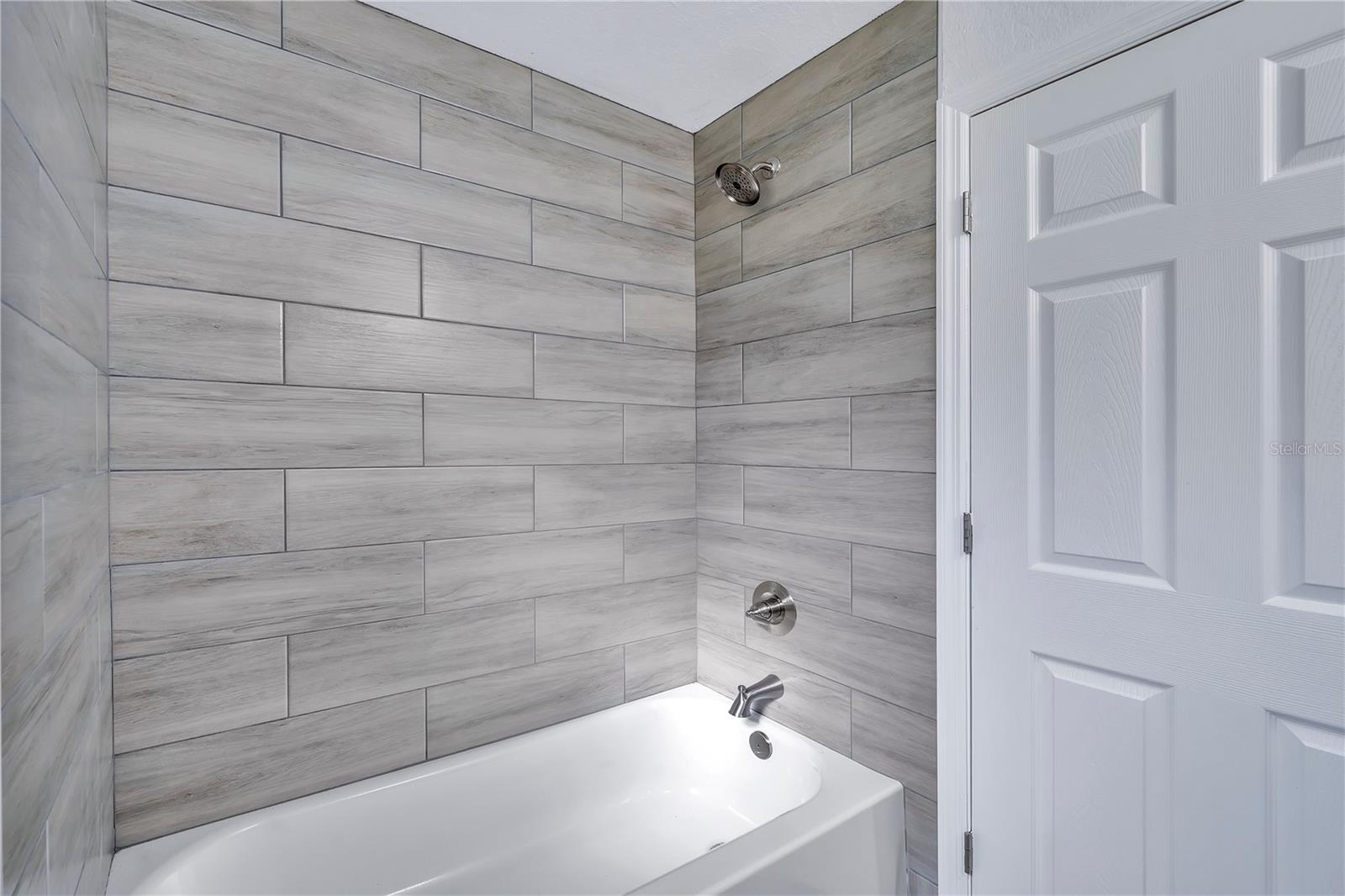 Image 18 of 37 For 833 3rd Avenue