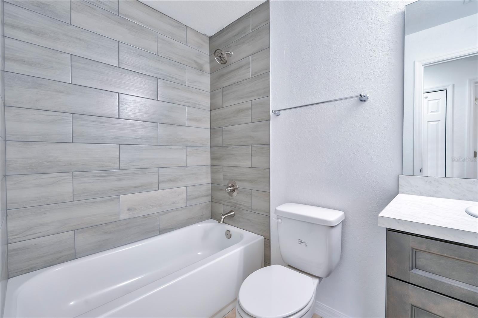 Image 23 of 37 For 833 3rd Avenue