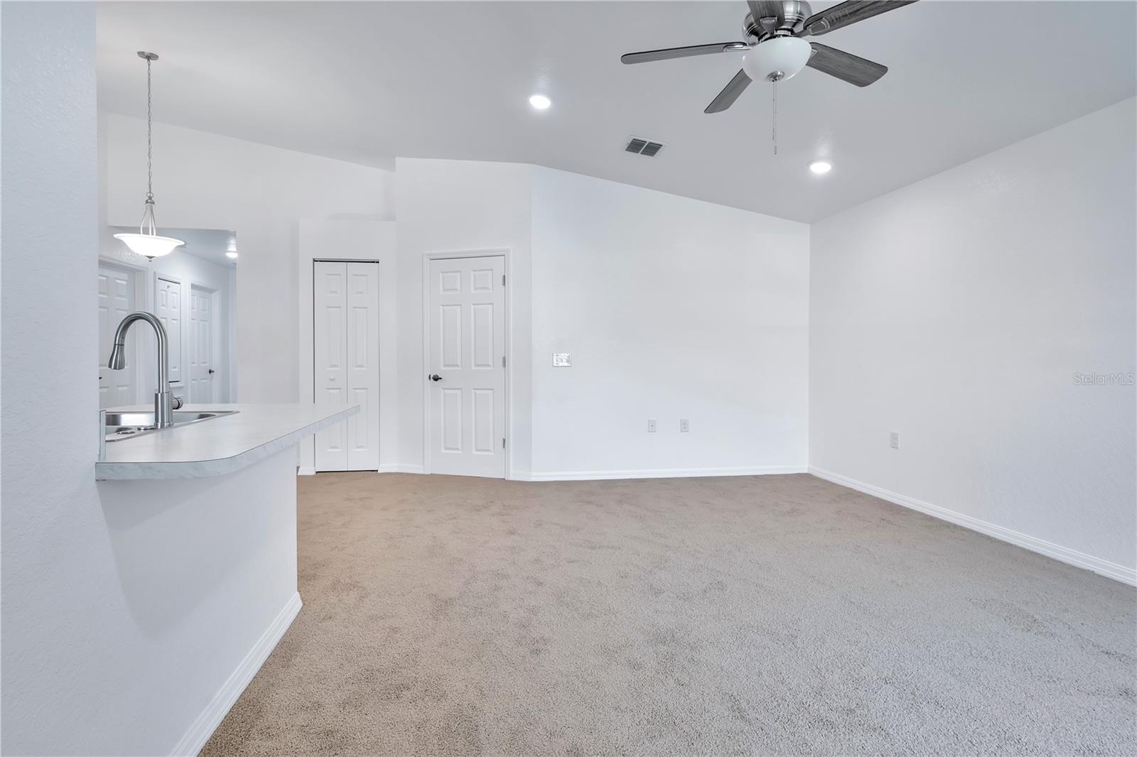 Image 7 of 37 For 833 3rd Avenue