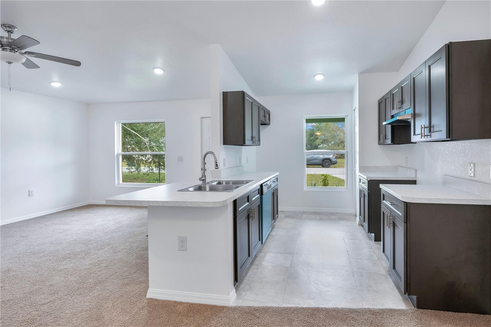 Image 9 of 37 For 833 3rd Avenue