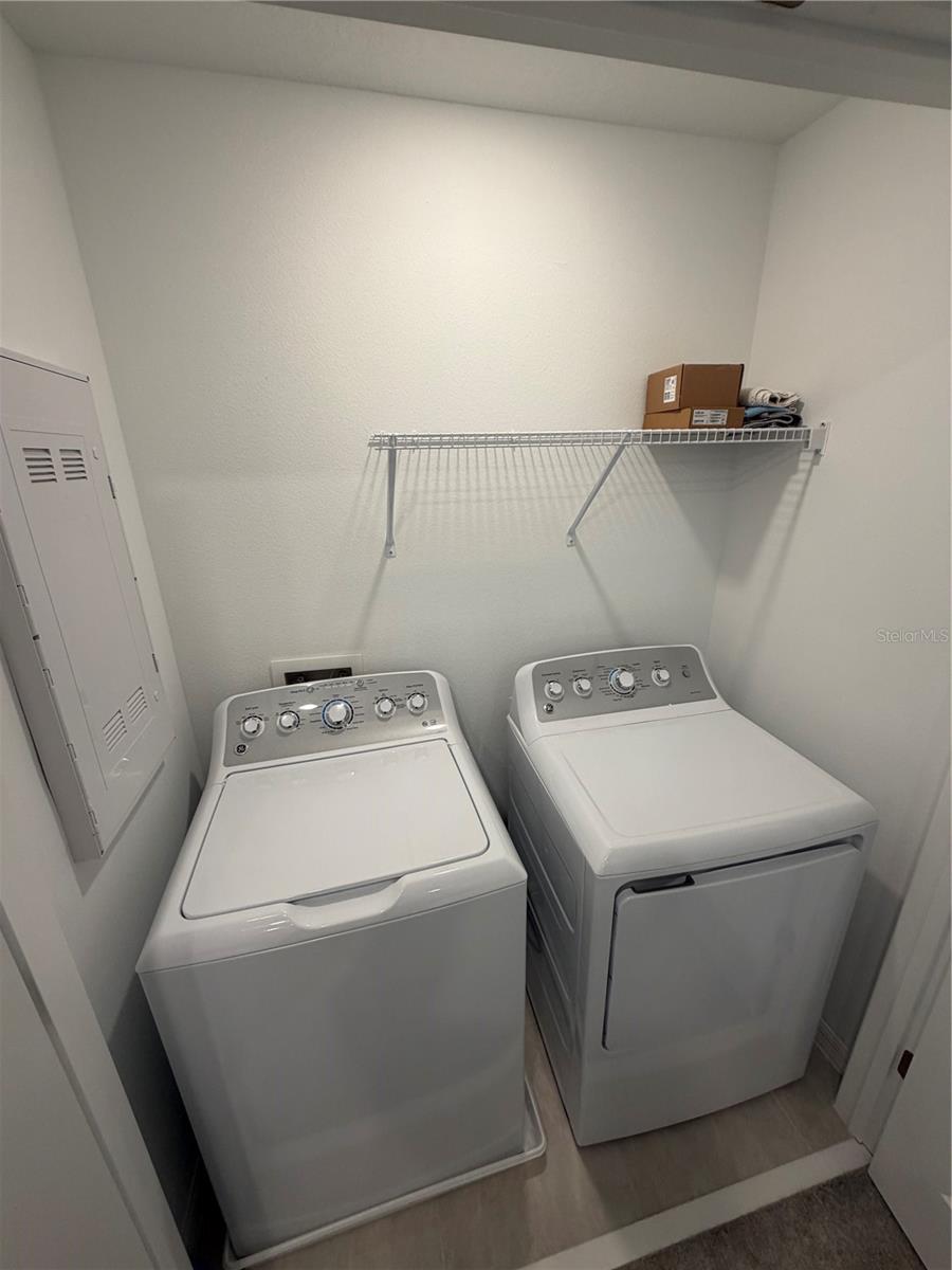 Image 12 of 25 For 2914 Canary Avenue