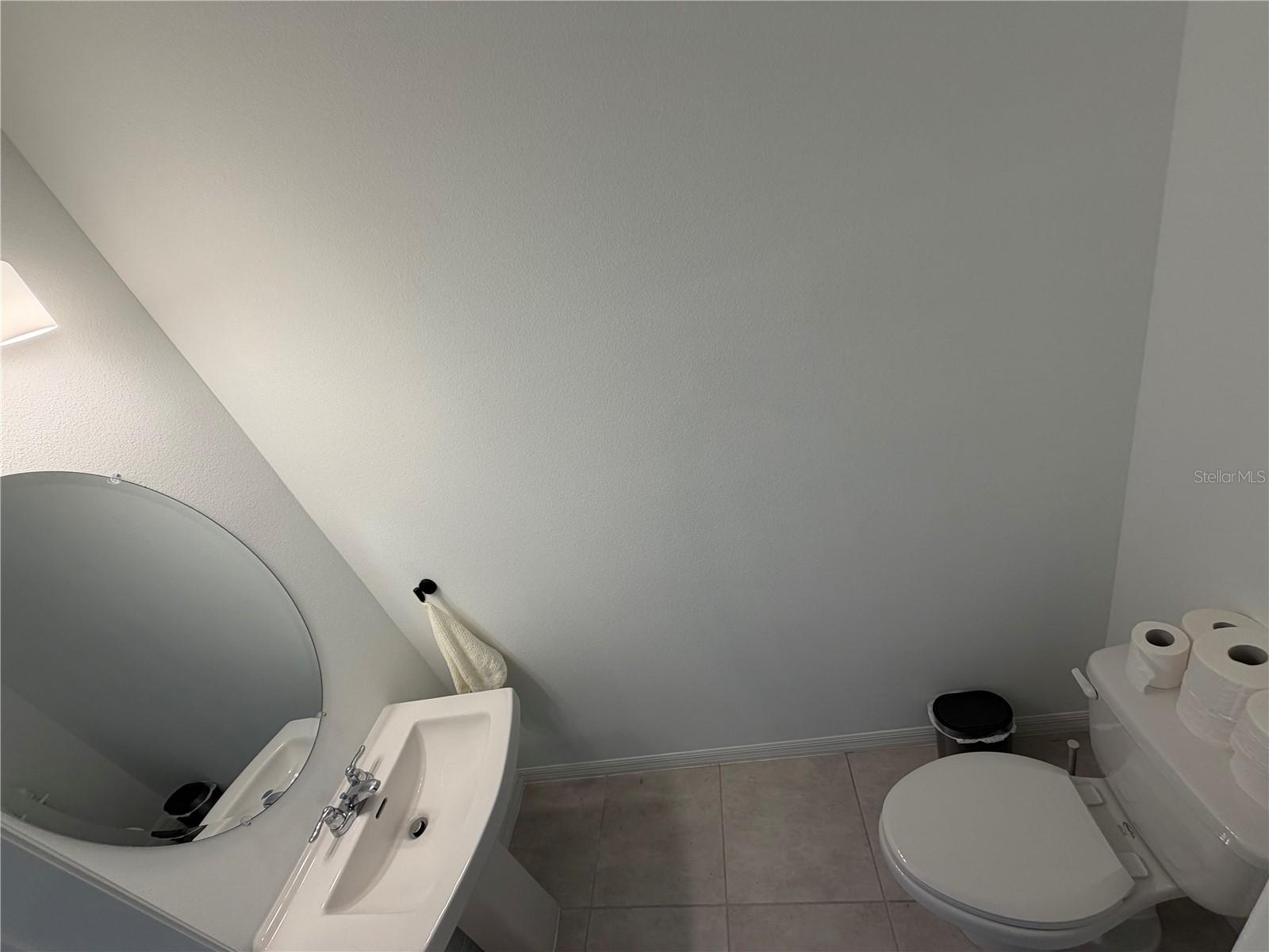 Image 6 of 25 For 2914 Canary Avenue