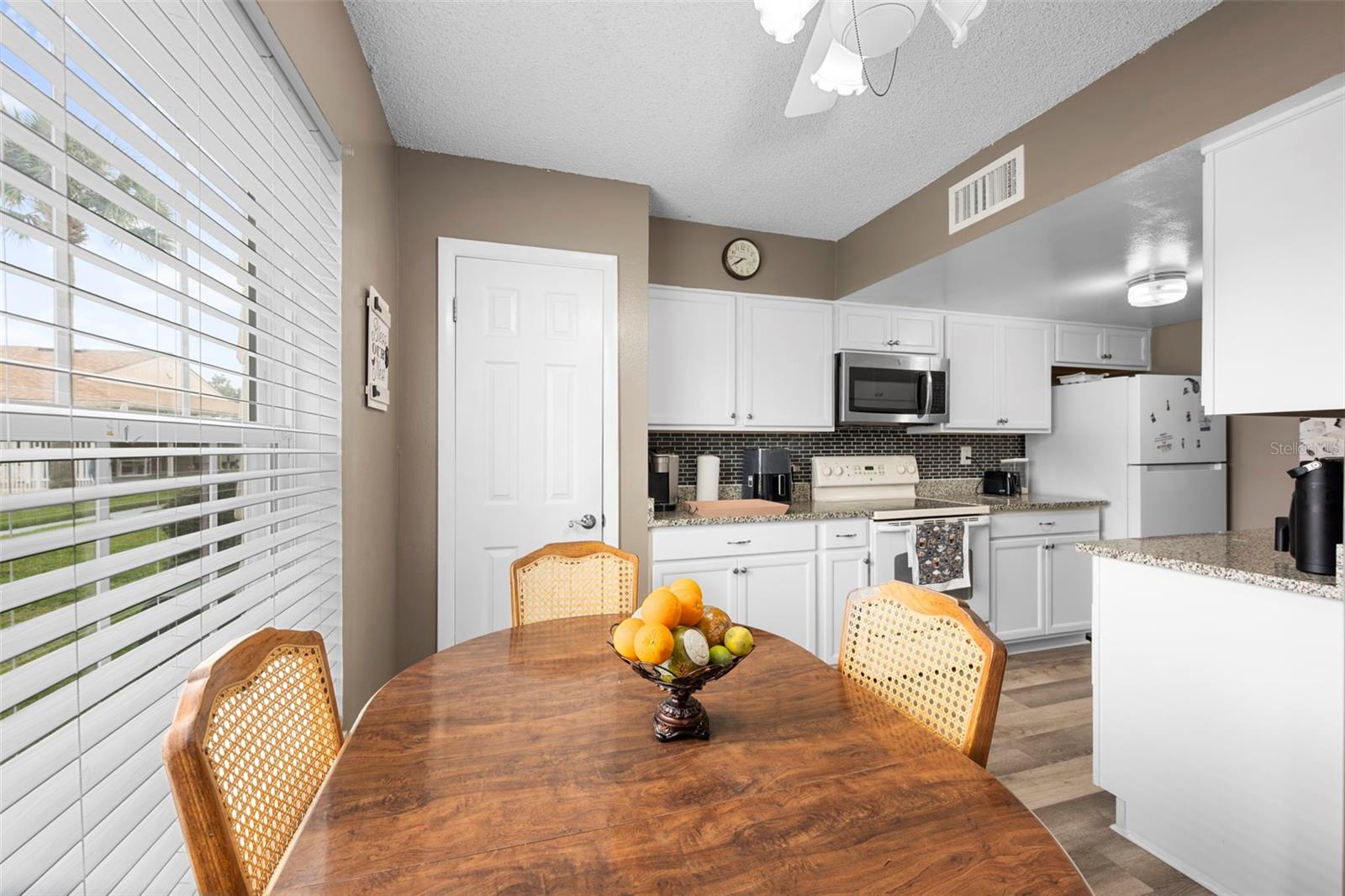 Image 17 of 40 For 1001 Plantation Dr  A2