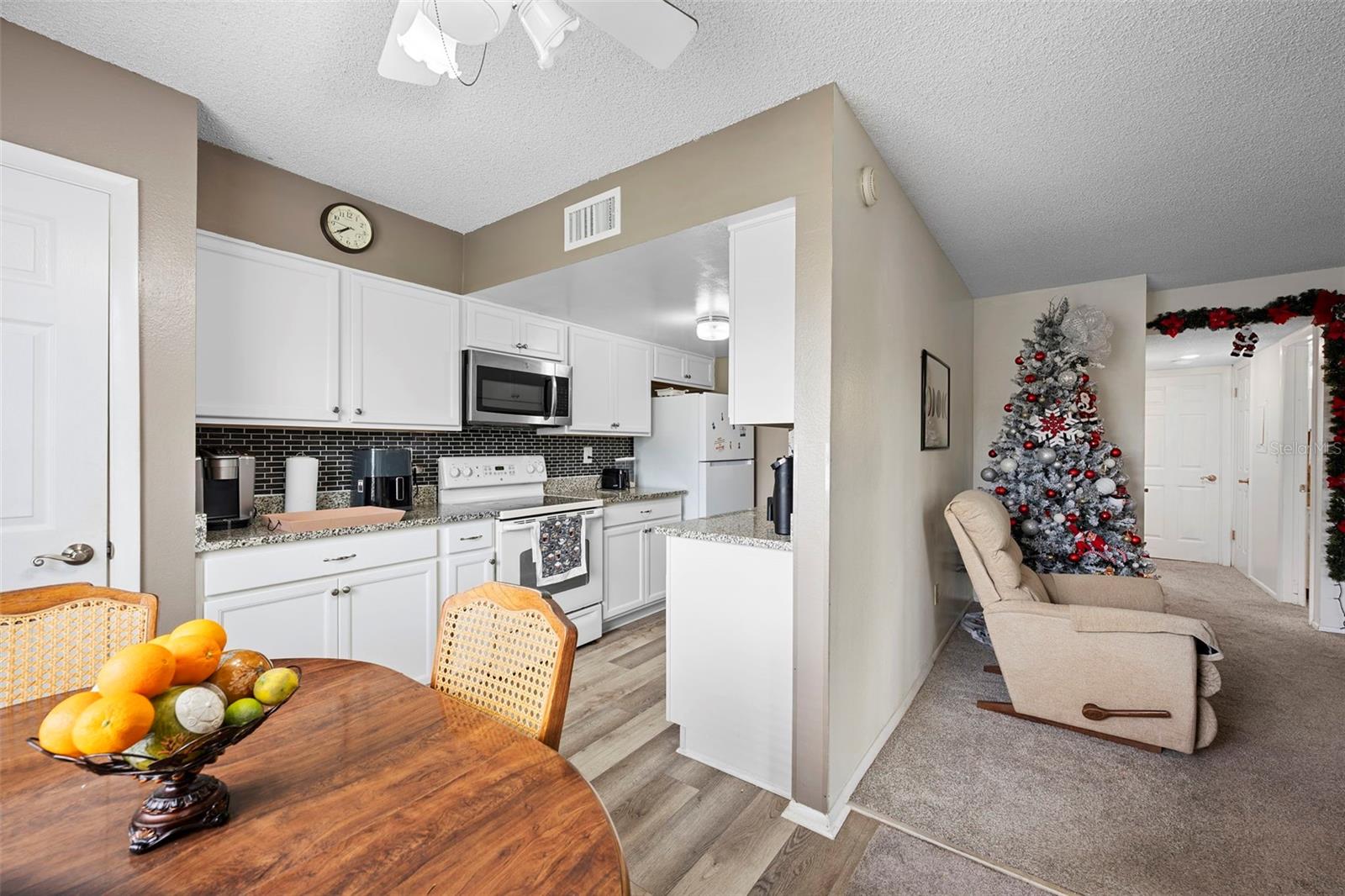 Image 18 of 40 For 1001 Plantation Dr  A2