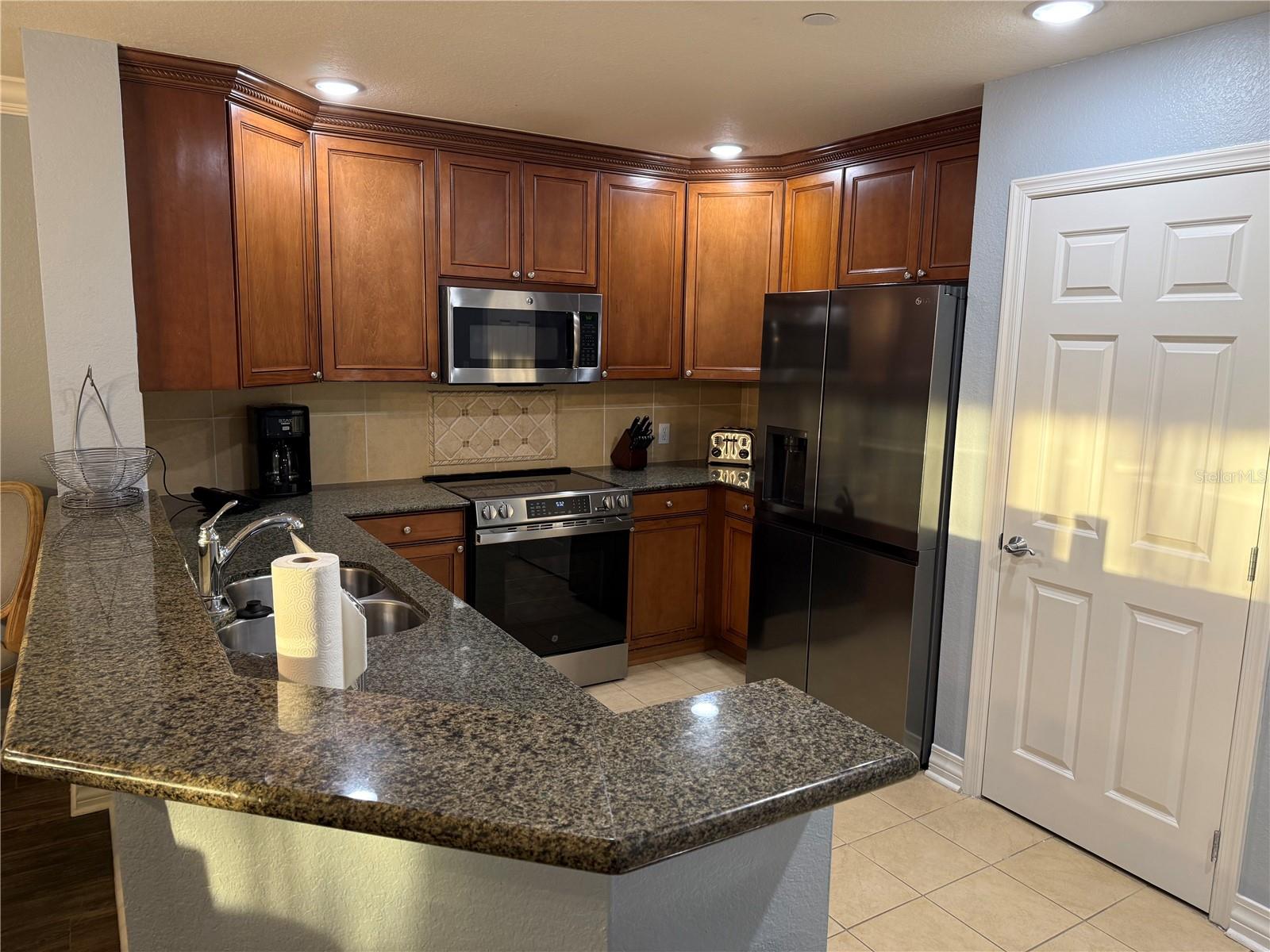 Image 25 of 52 For 7601 Cabana Court 103
