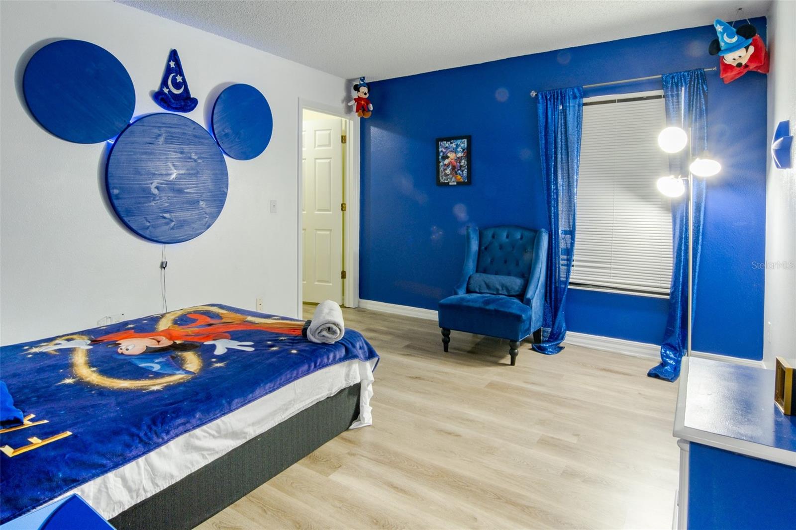 Image 10 of 77 For 865 Bloomingdale Drive