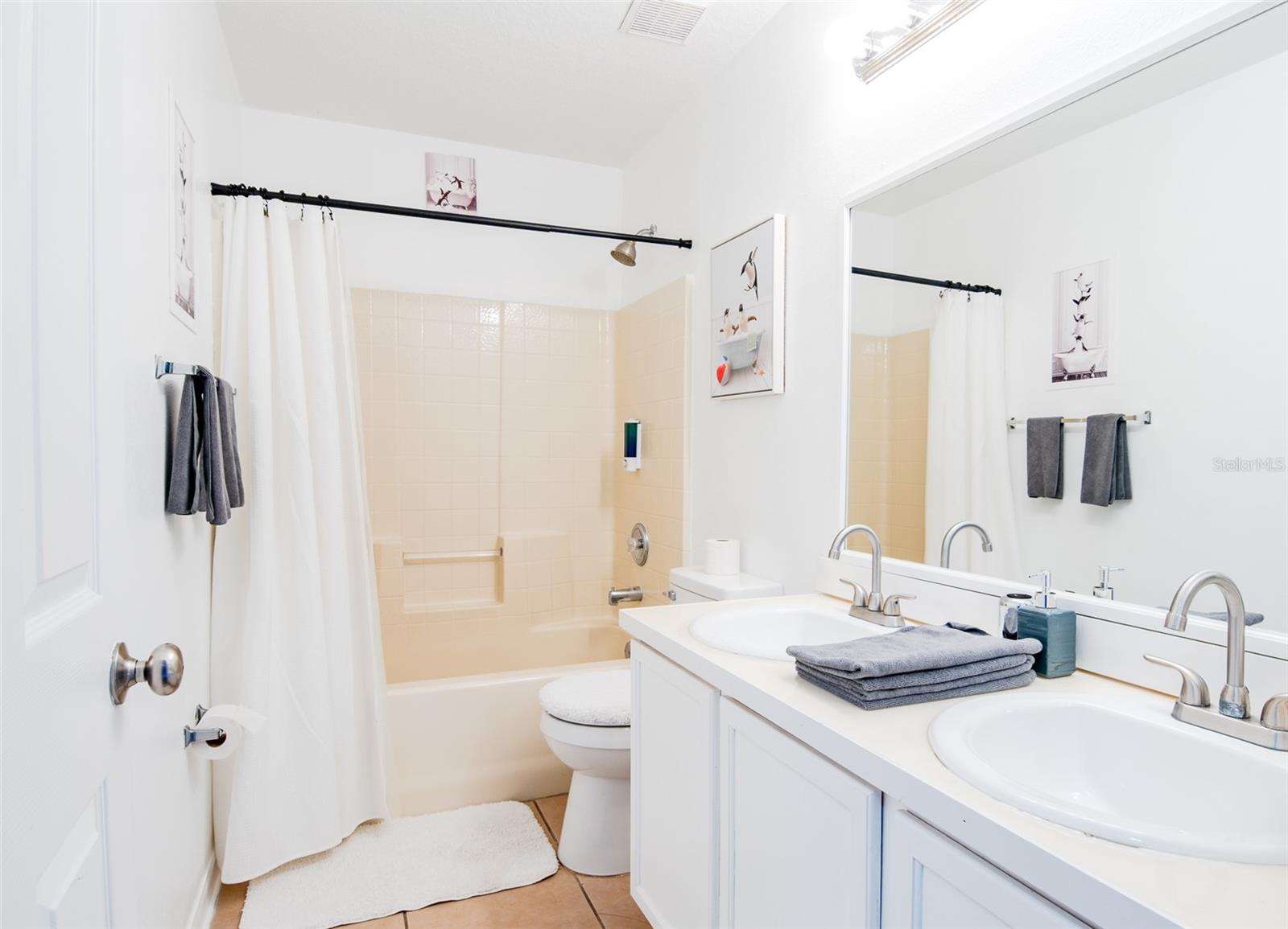 Image 11 of 77 For 865 Bloomingdale Drive