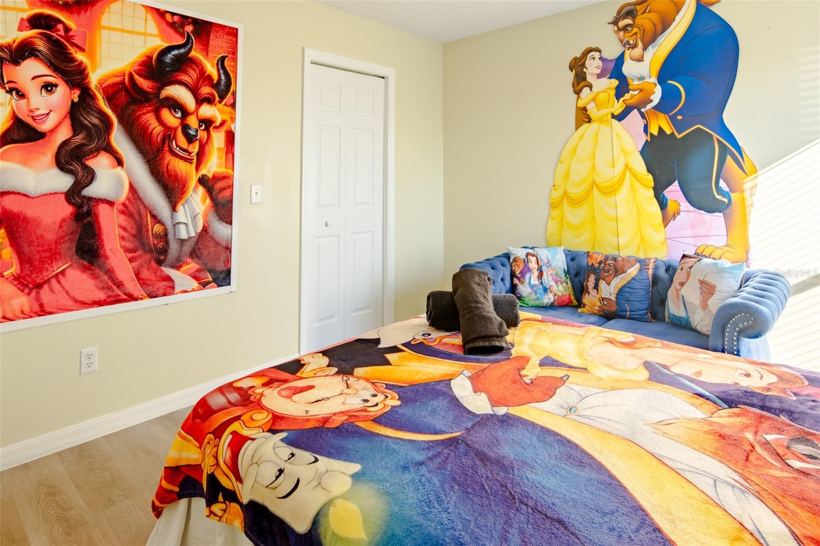 Image 17 of 77 For 865 Bloomingdale Drive